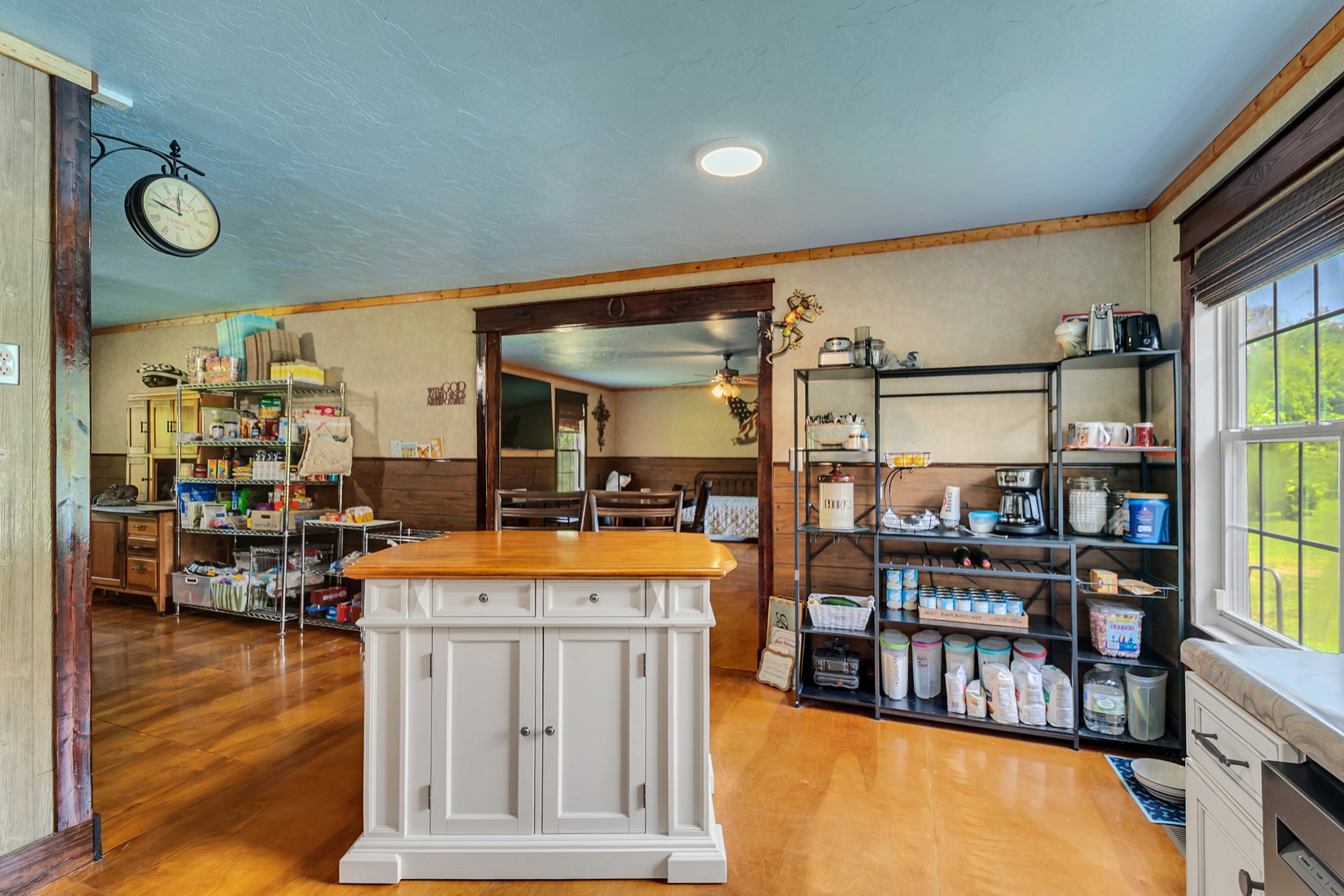 711 Liberty Cir