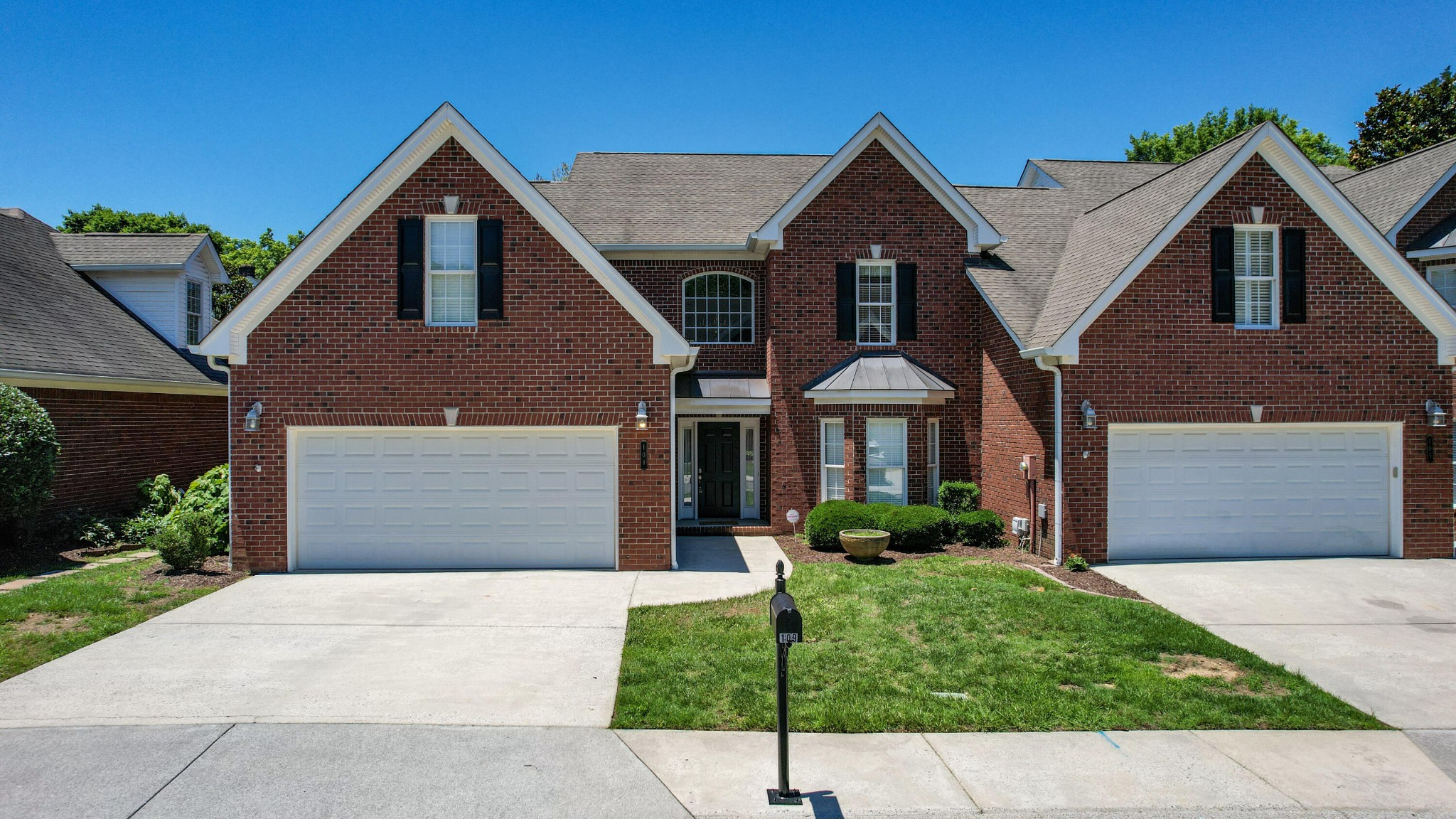 109 Overbriar Drive, NW
