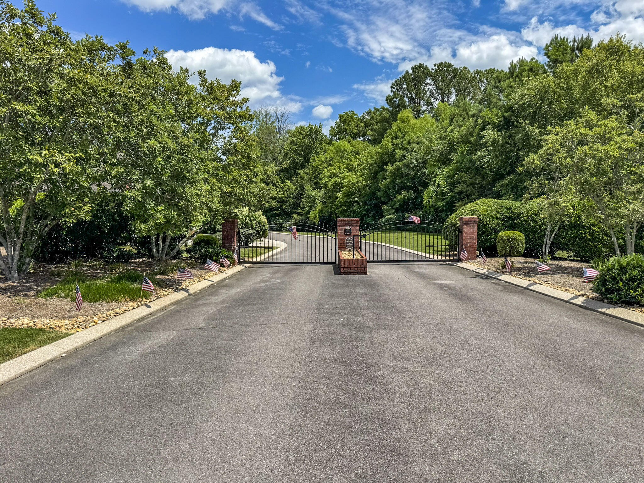 109 Overbriar Drive, NW