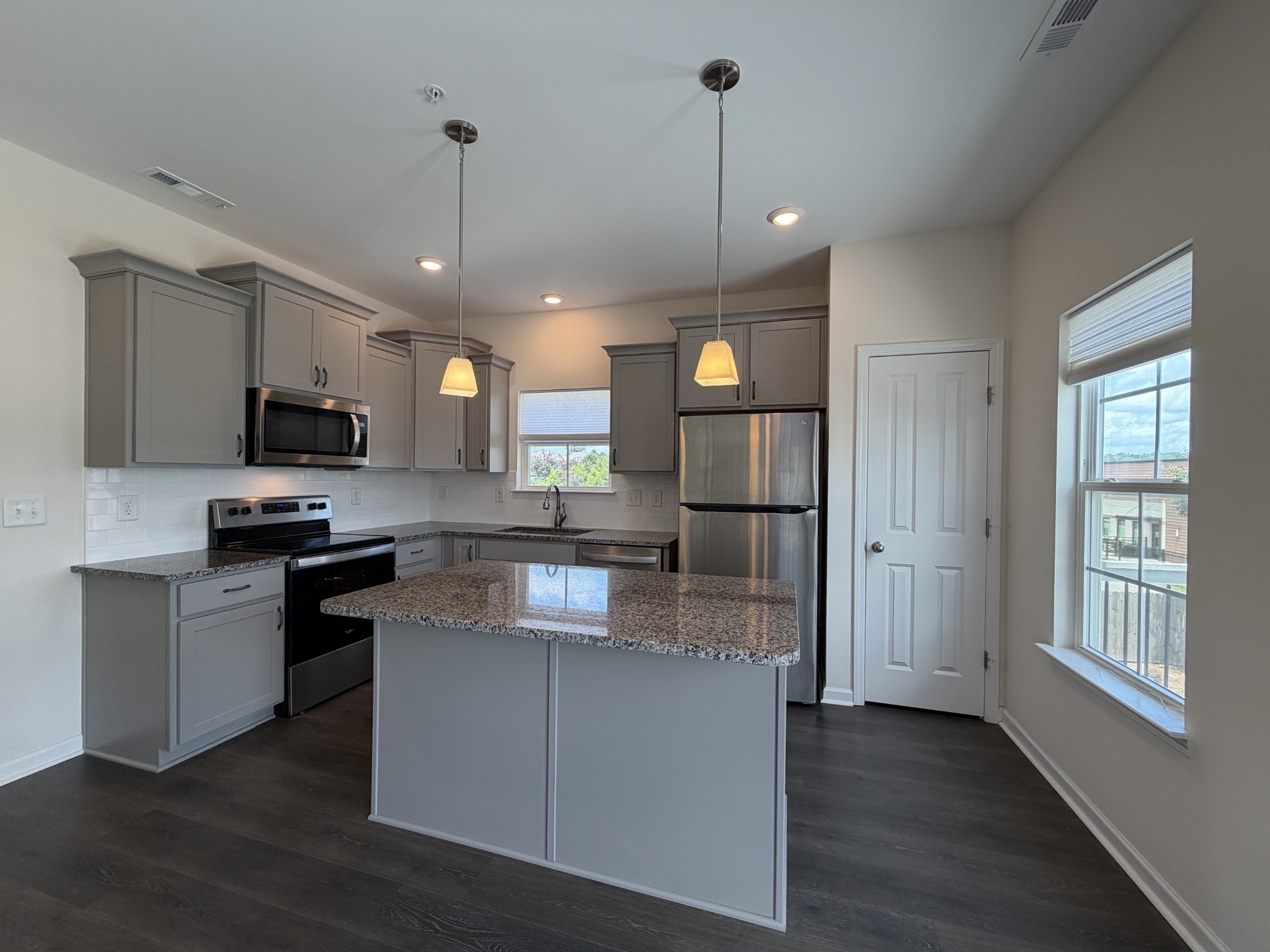 200 Kinsale Dr
