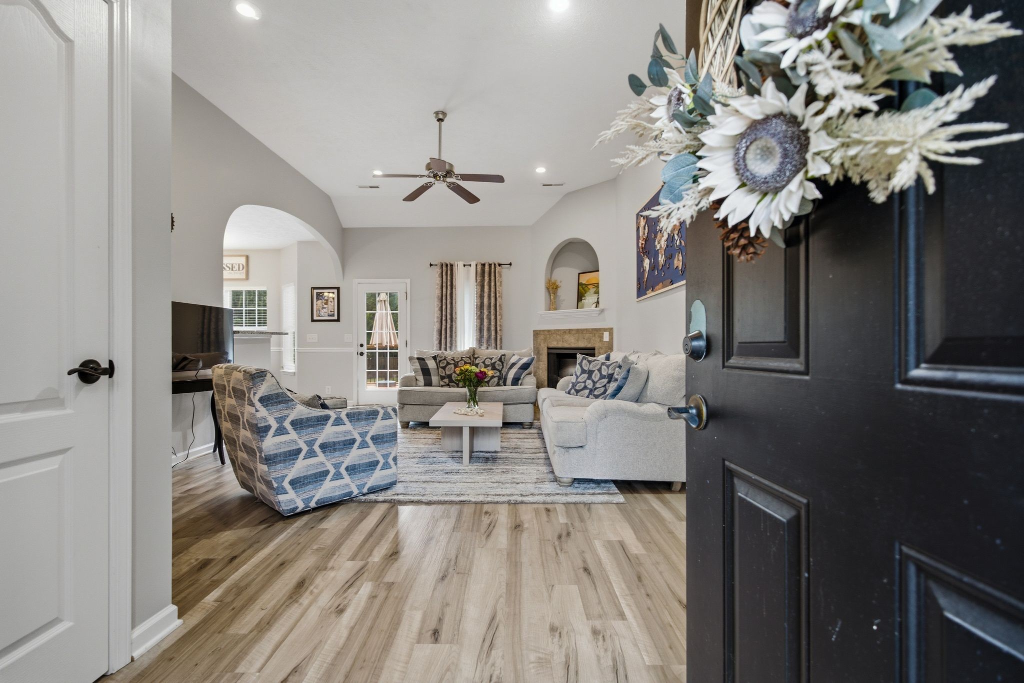 1513 Jeter Way