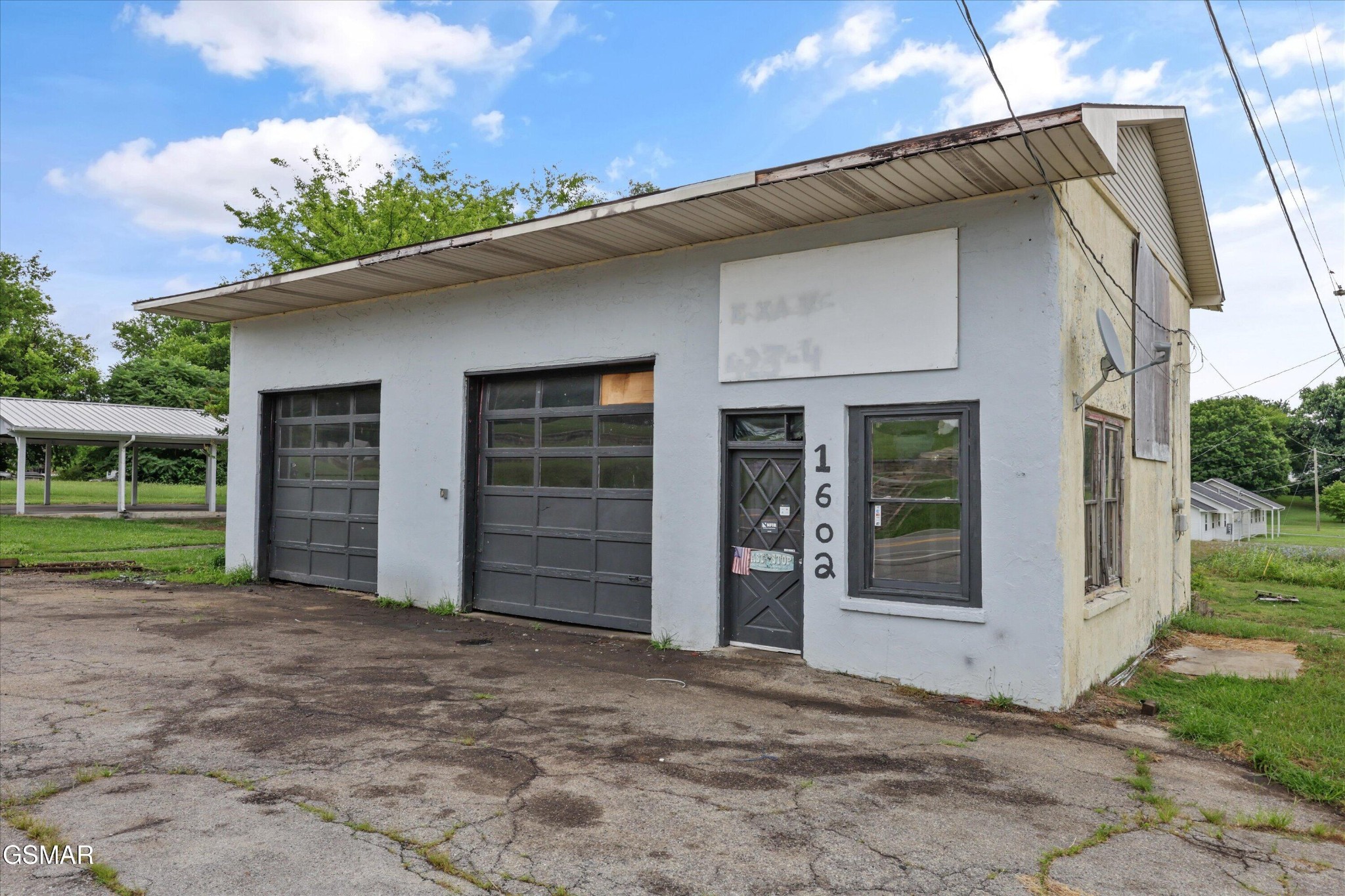 1602 Main St