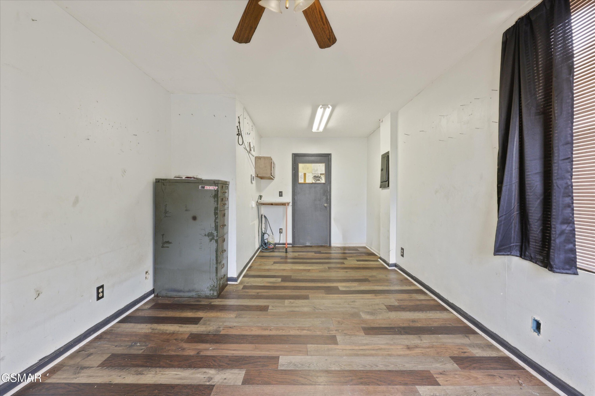 1602 Main St