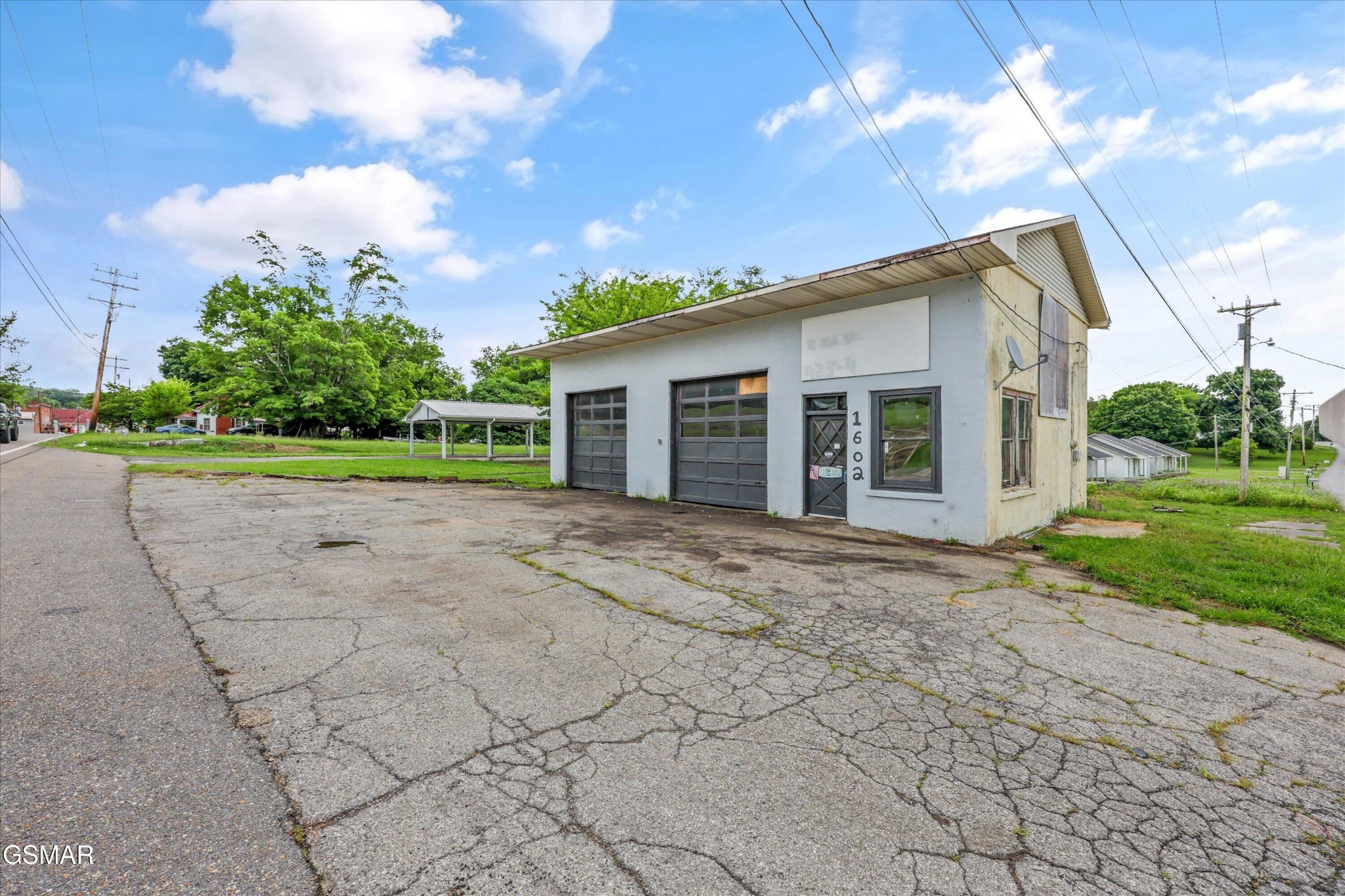 1602 Main St