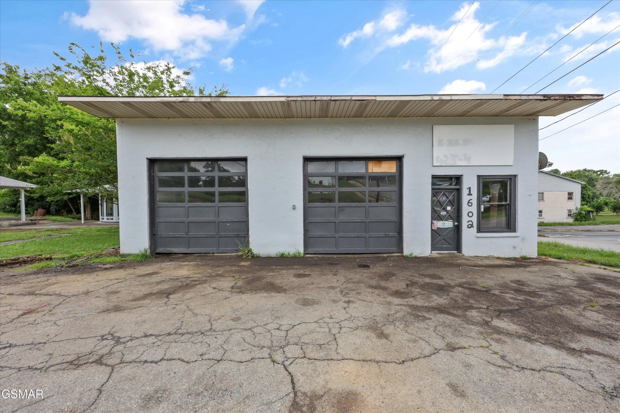1602 Main St