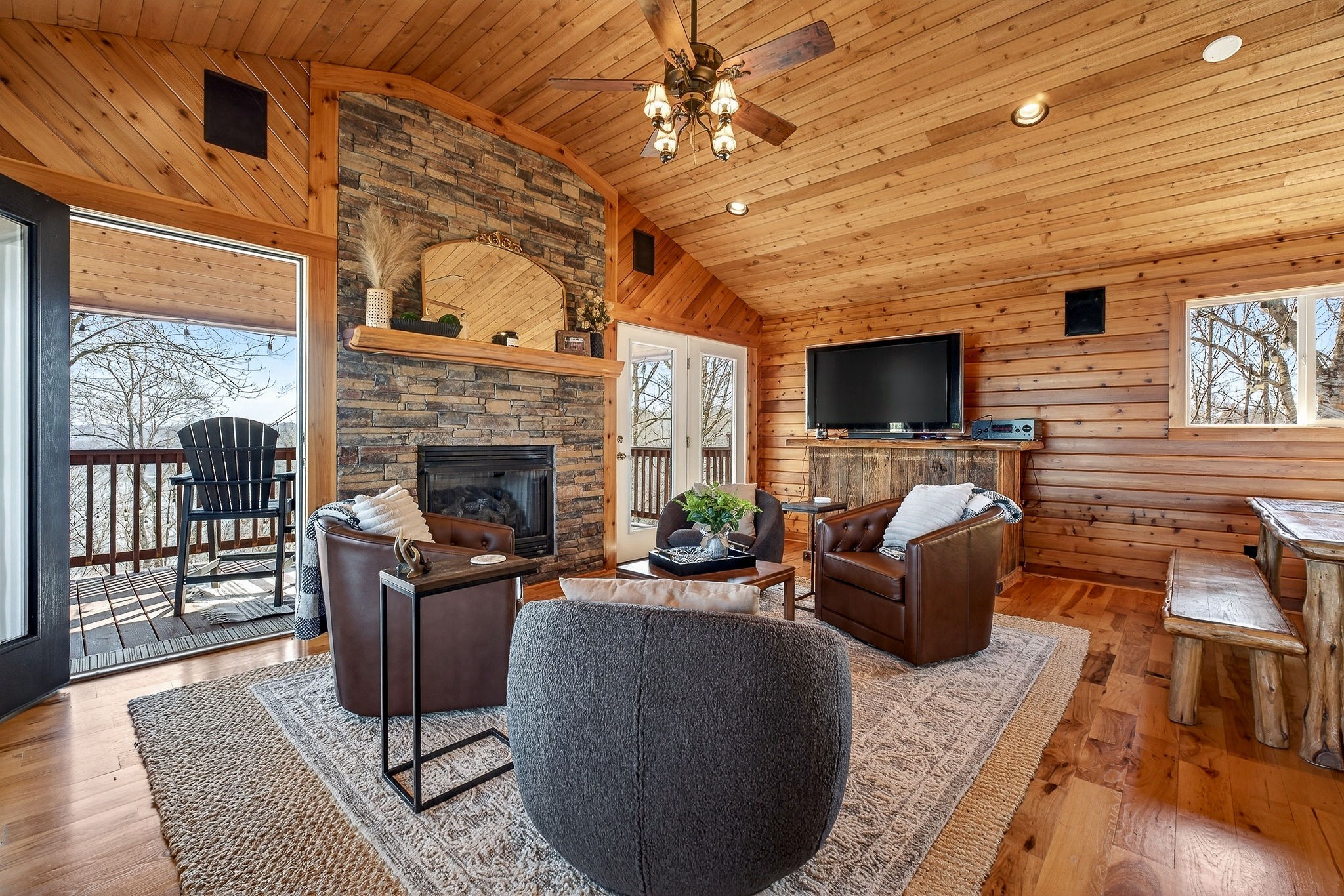 300 Crest Dr