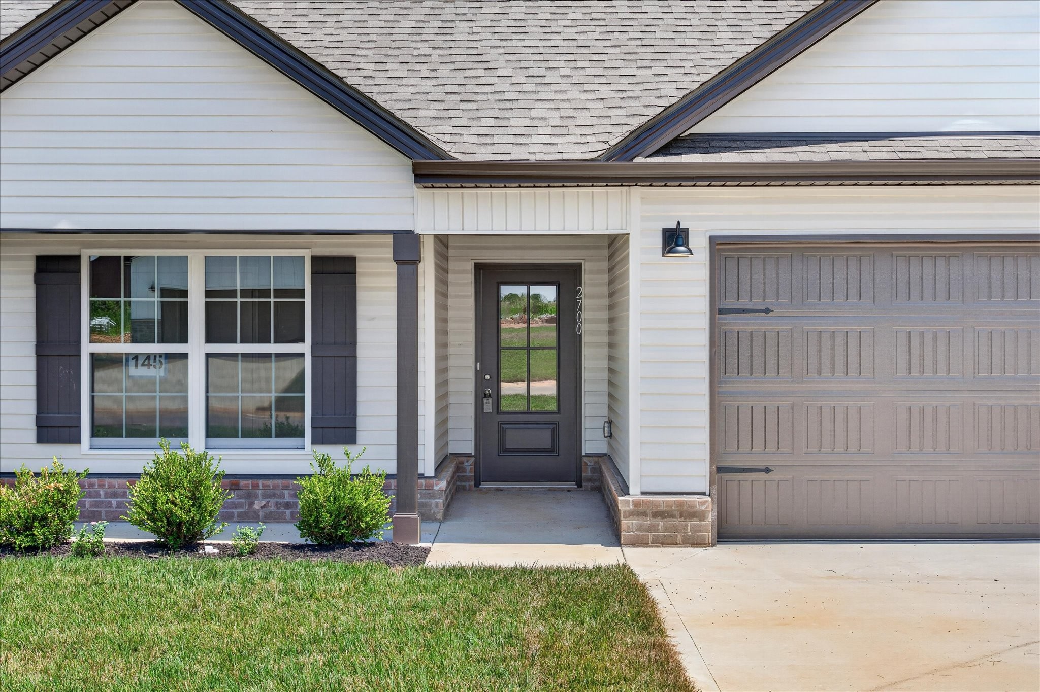 2700 Brewster Dr