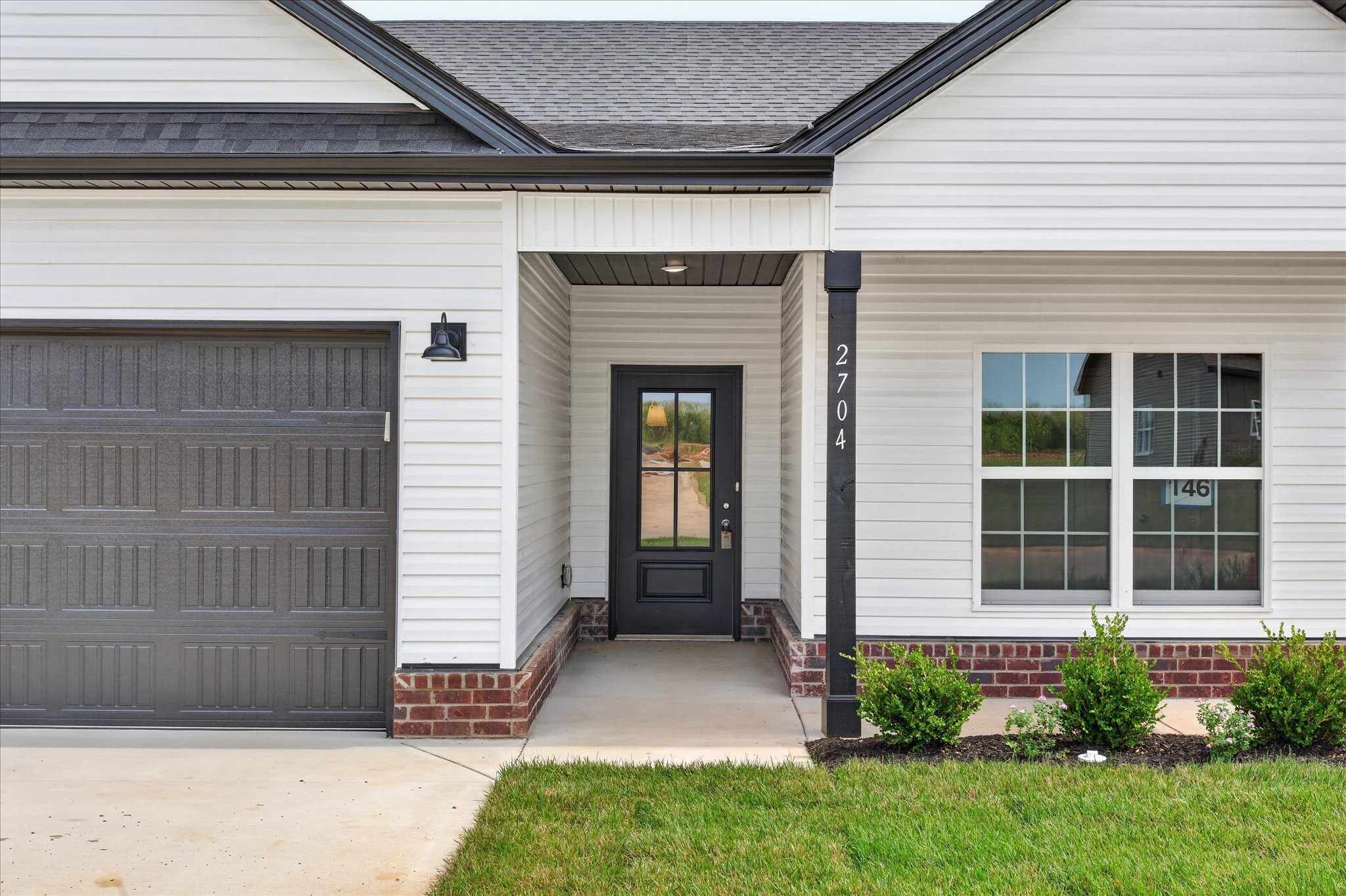 2704 Brewster Dr