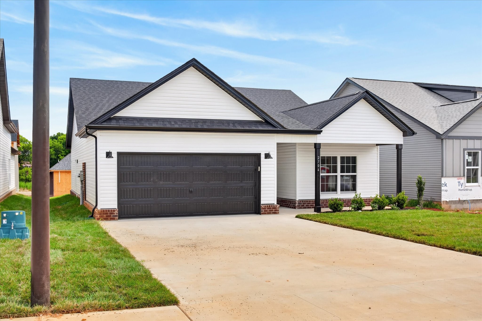 2704 Brewster Dr