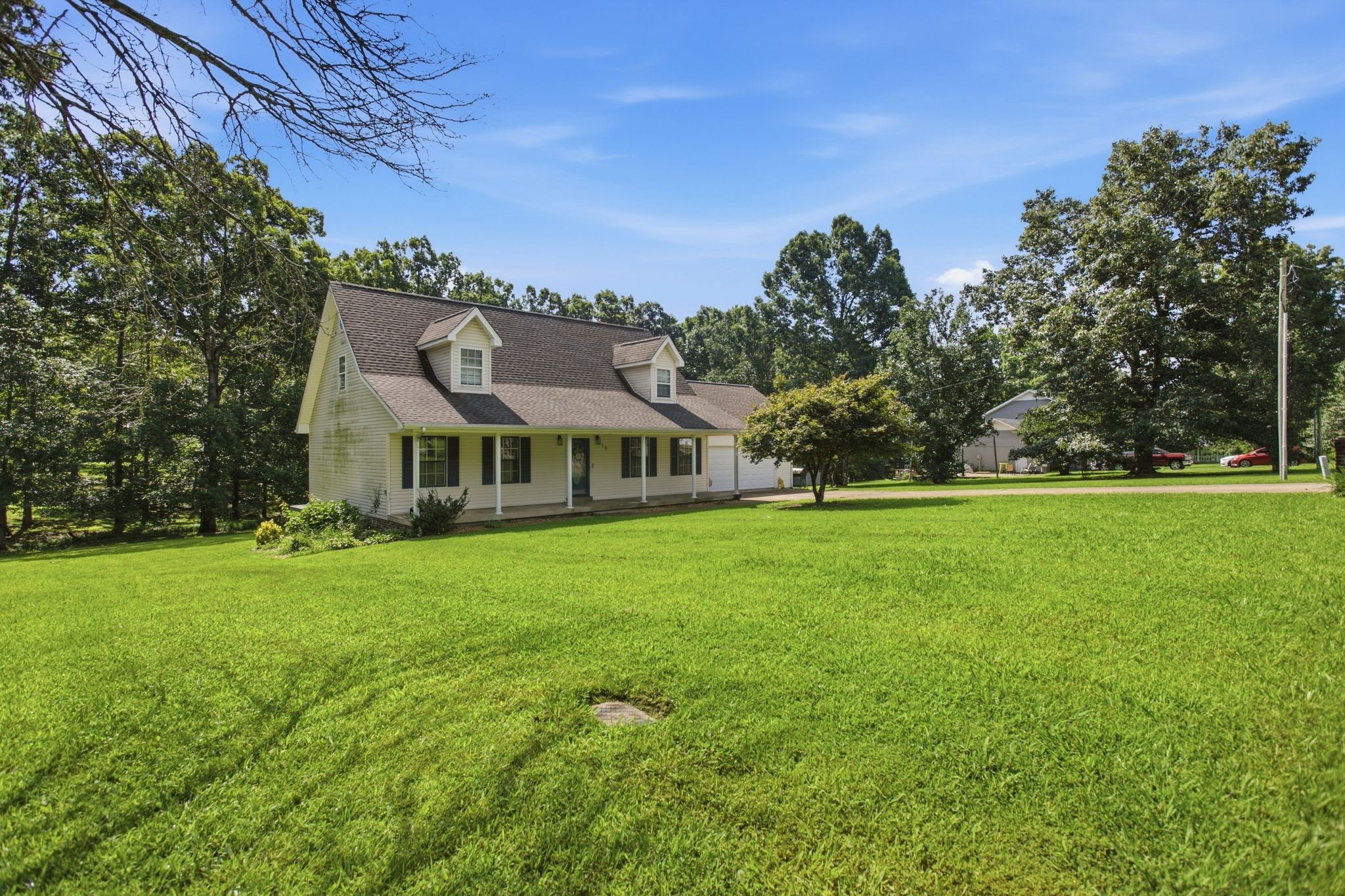 115 Pin Oaks Ln