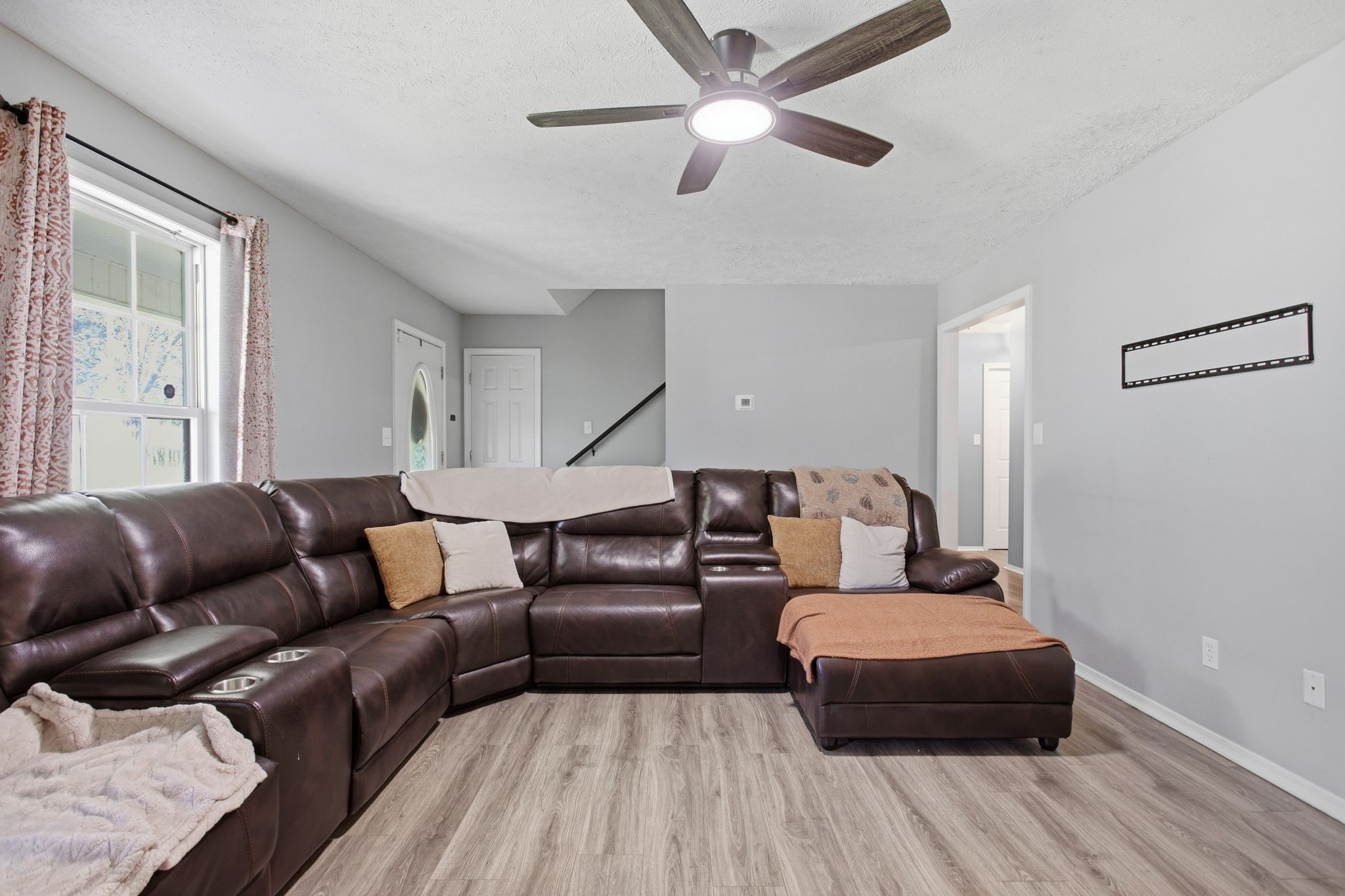 115 Pin Oaks Ln