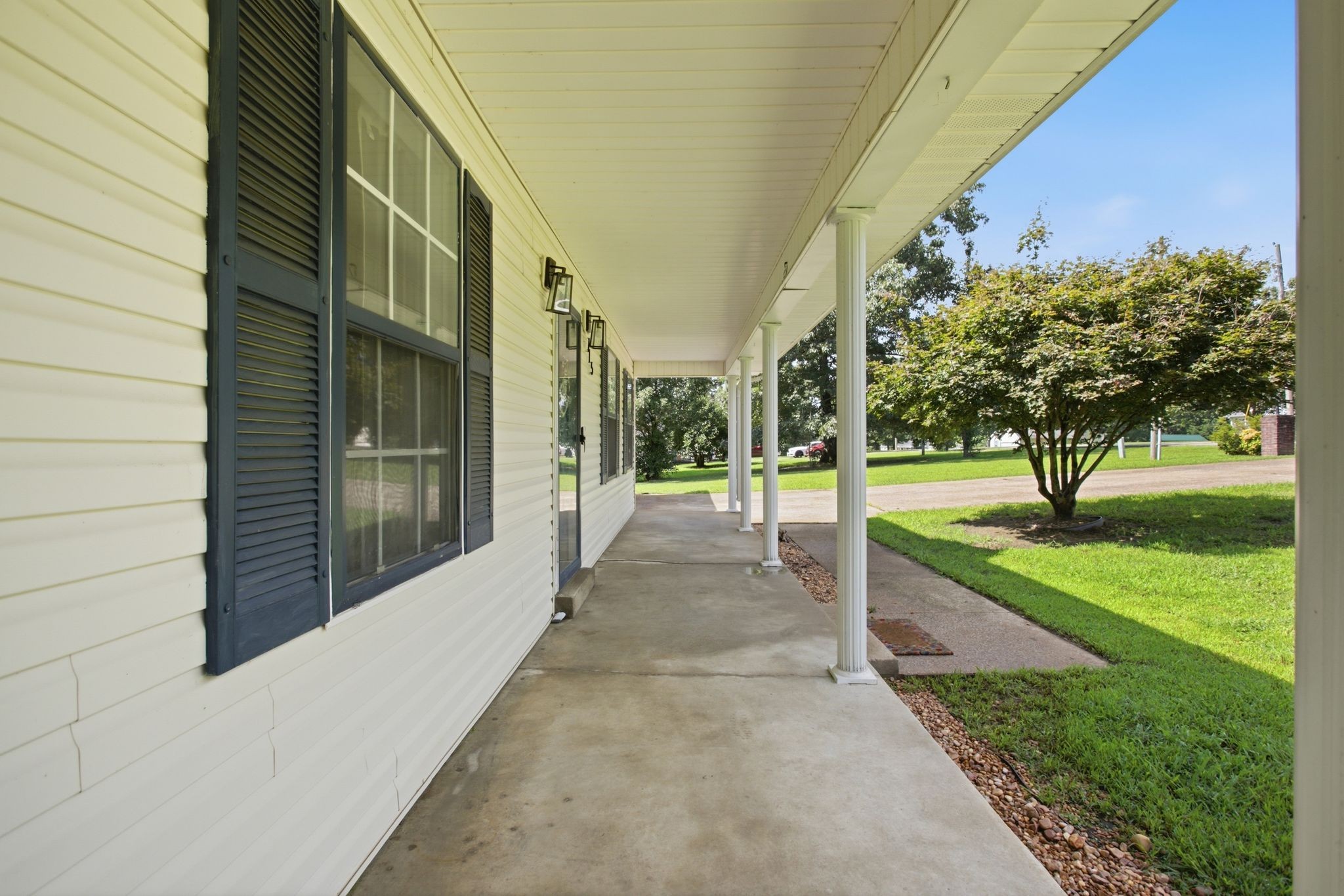 115 Pin Oaks Ln