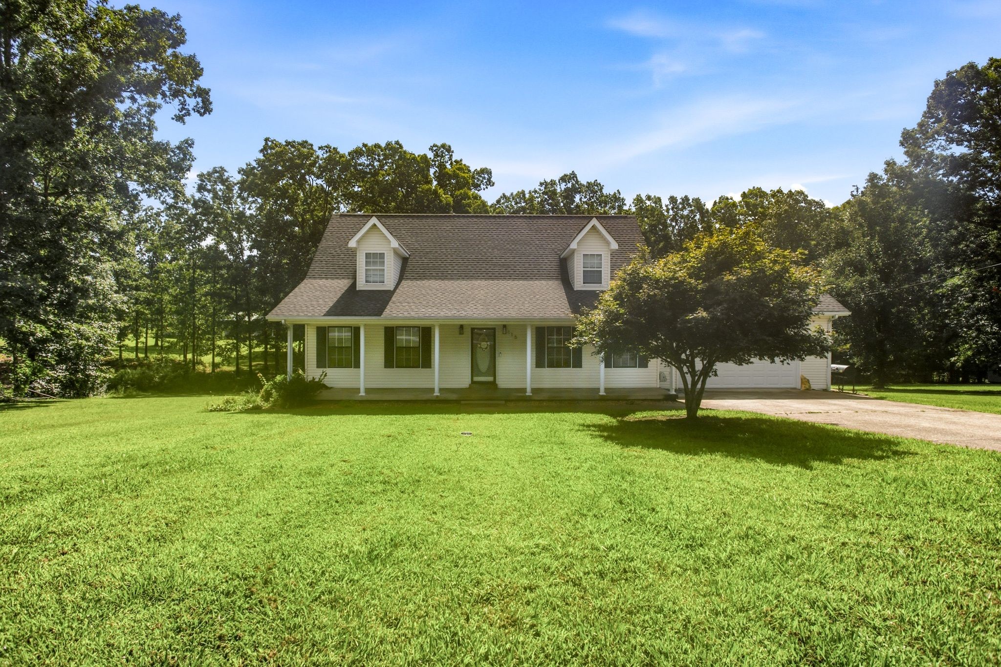115 Pin Oaks Ln