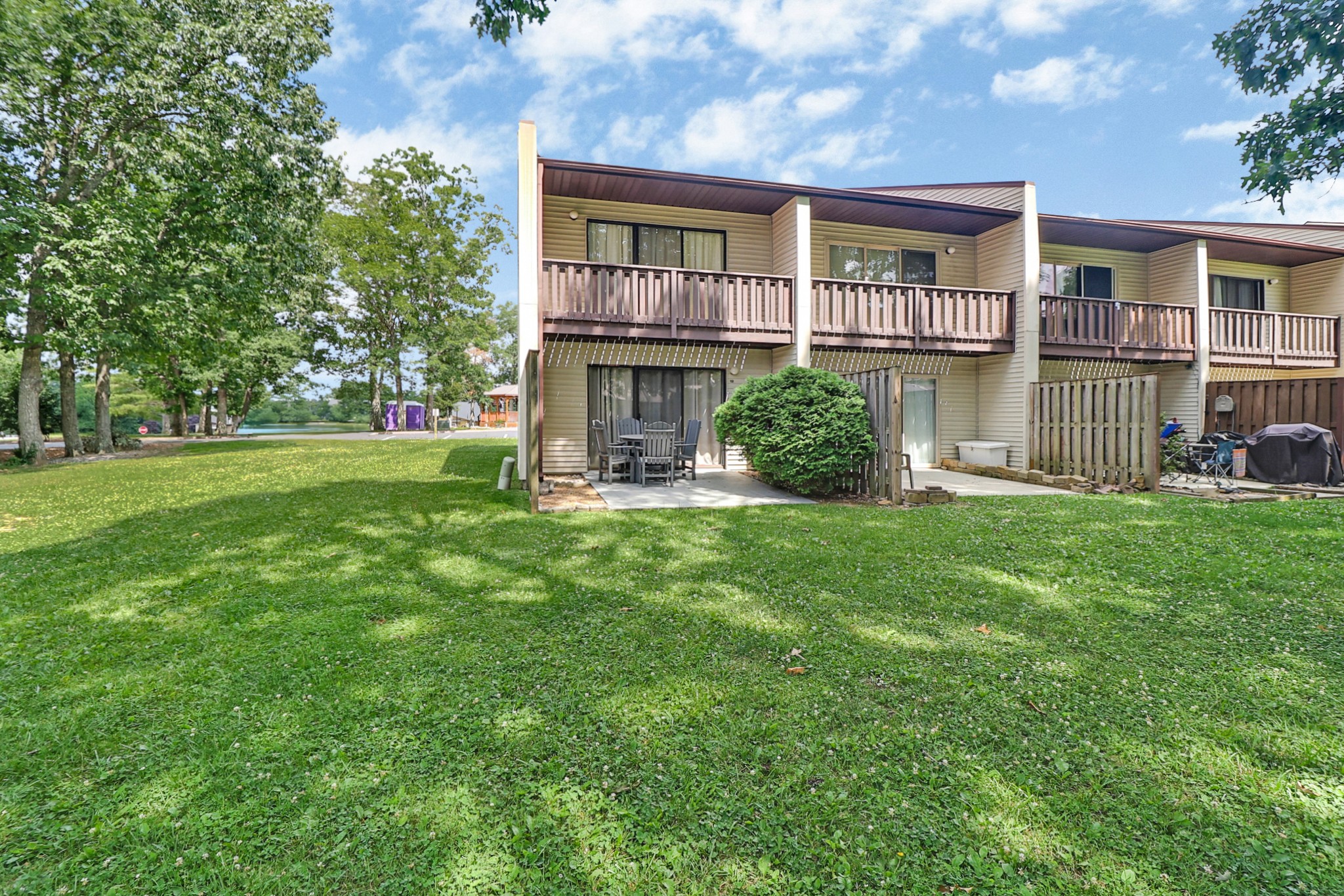 12 Wilshire Heights Dr