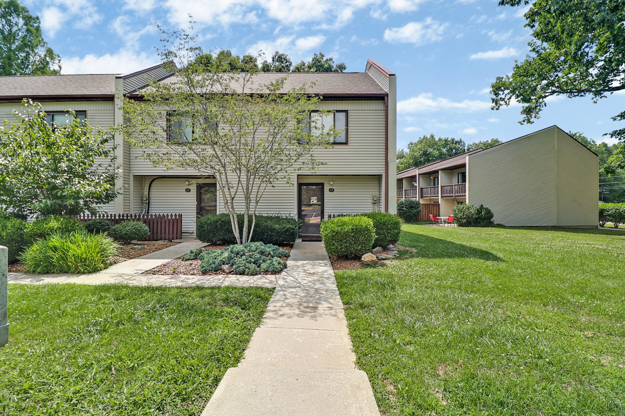 12 Wilshire Heights Dr