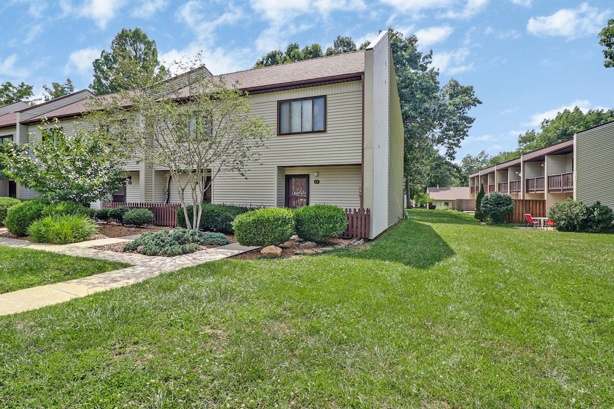 12 Wilshire Heights Dr