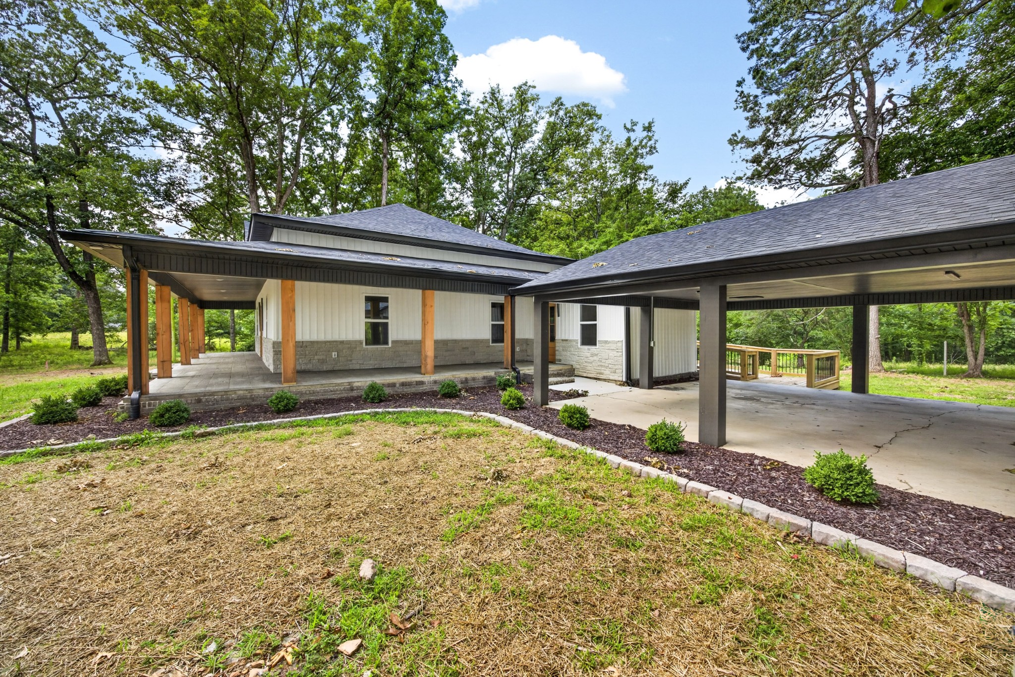 909 Hawkins Crawford Rd