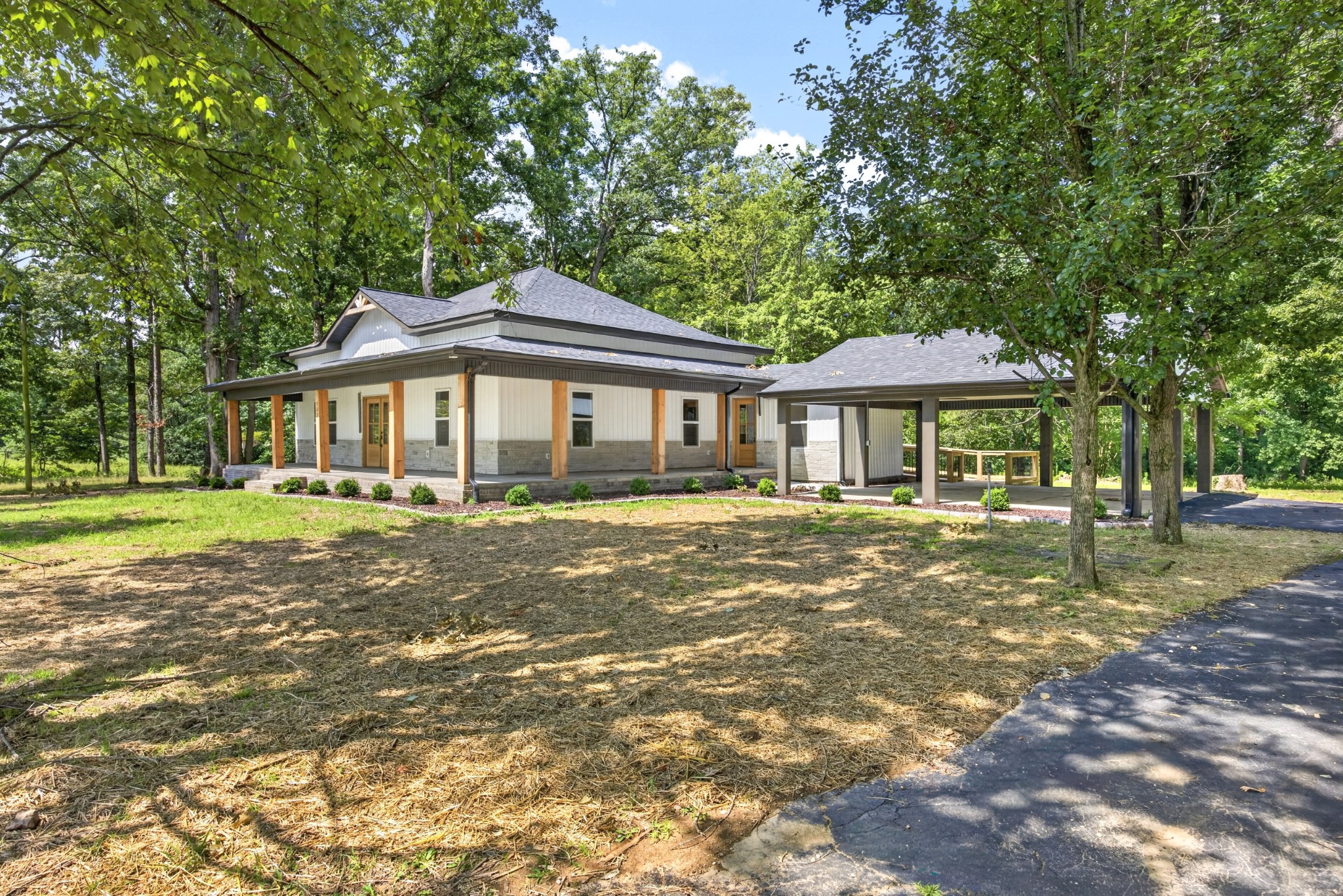 909 Hawkins Crawford Rd