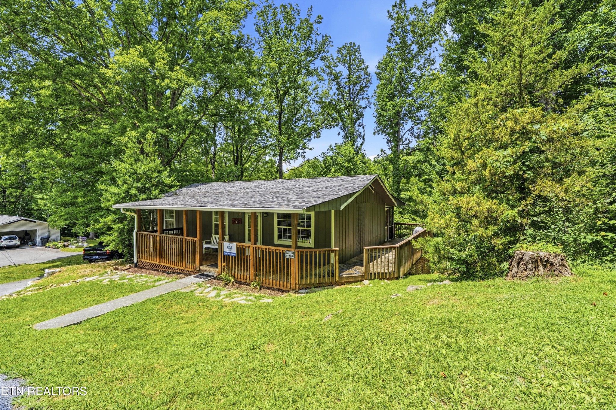 2106 Hickory Manor Rd