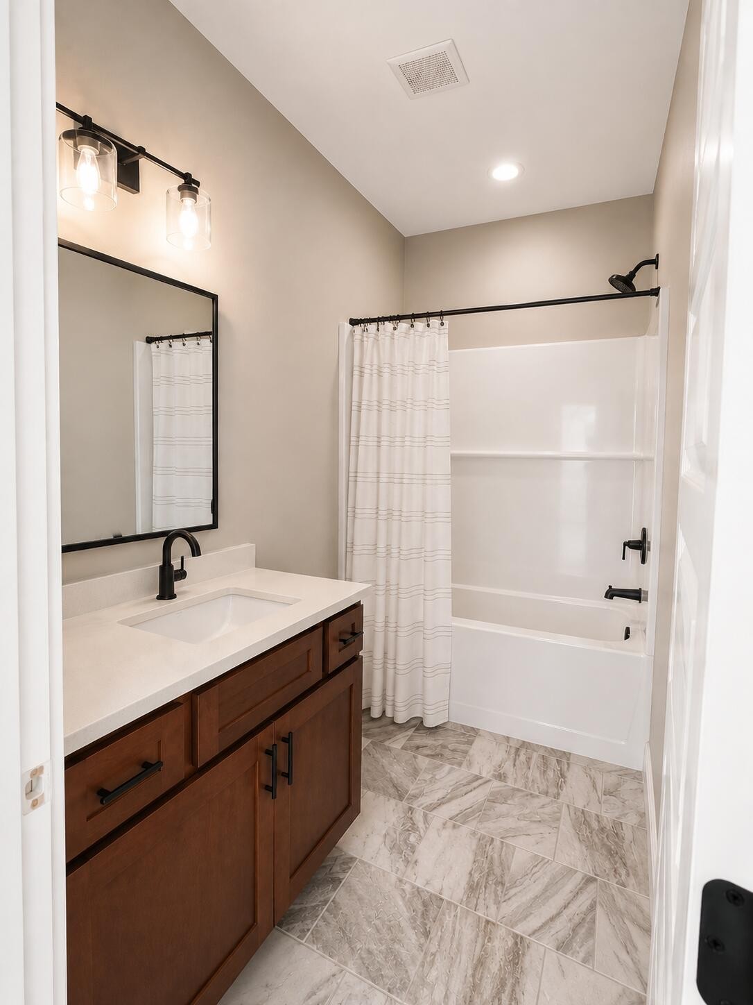 98 NW Falcon Crest Subdivision Wa