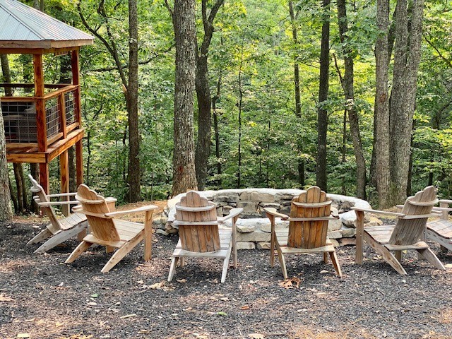 200 Jennifer Ln