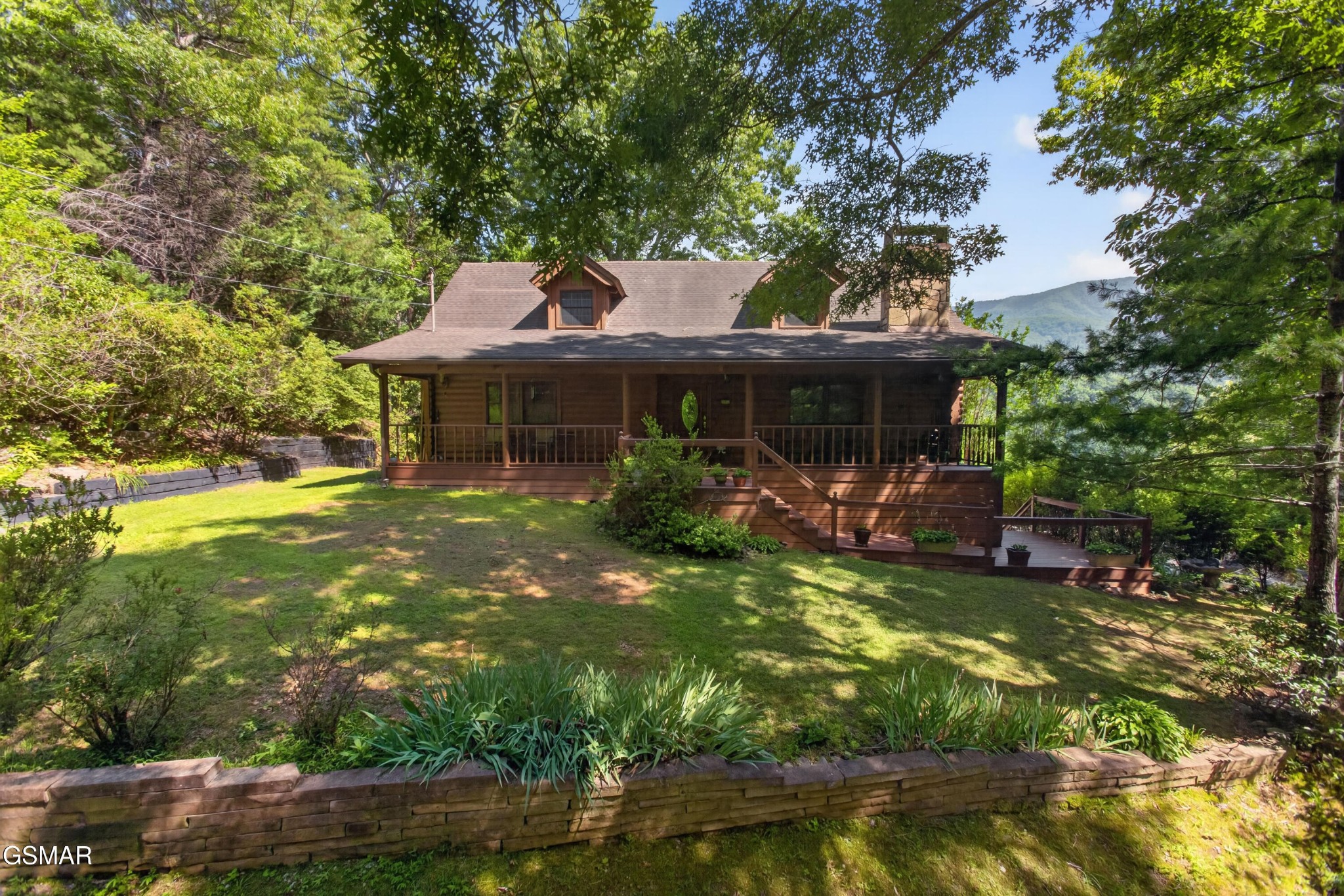 549 Geneva Lane