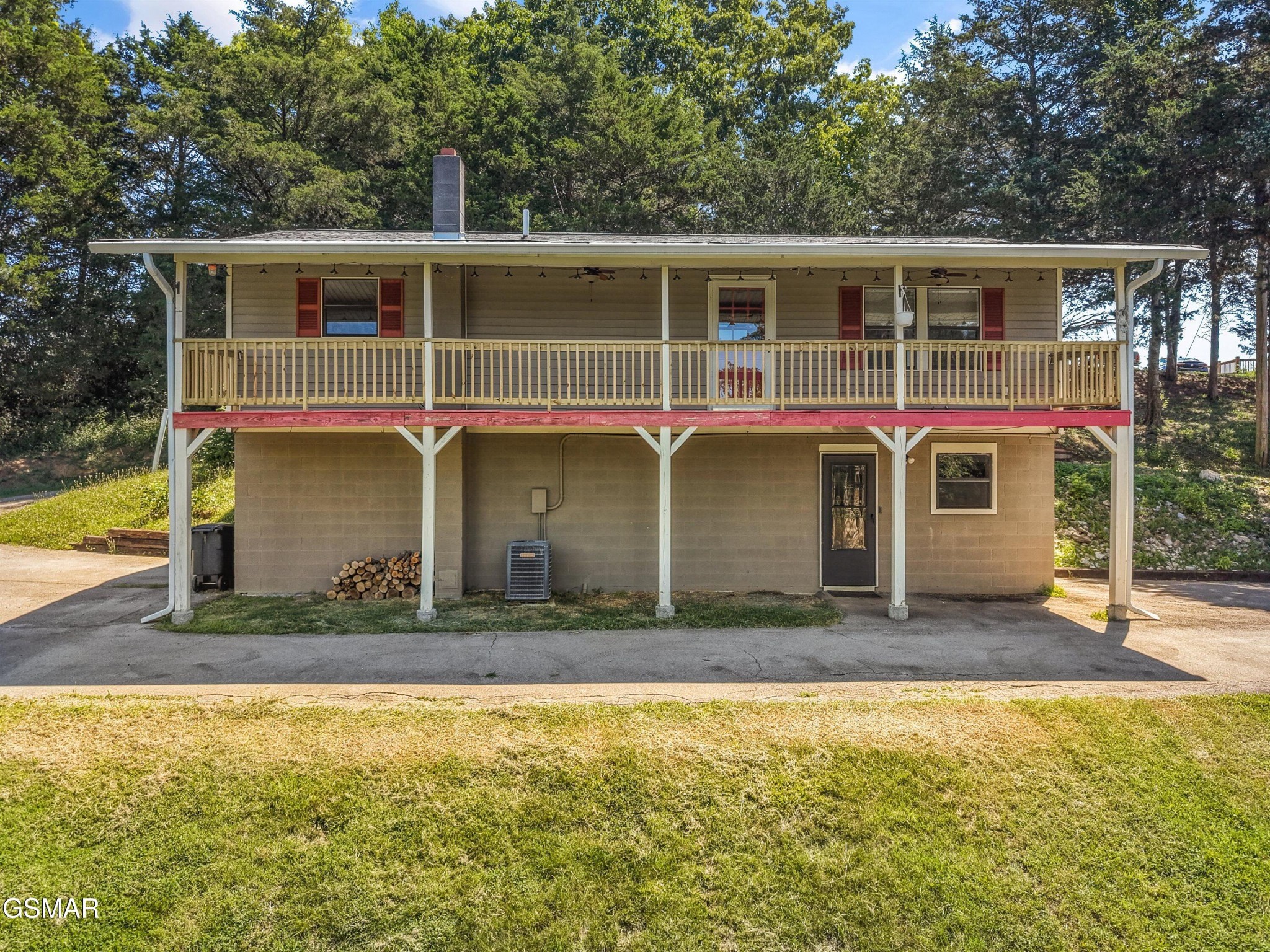 1420 Twin Oaks Road