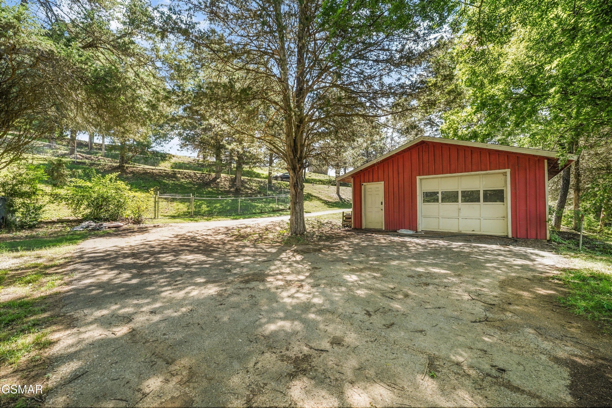 1420 Twin Oaks Road
