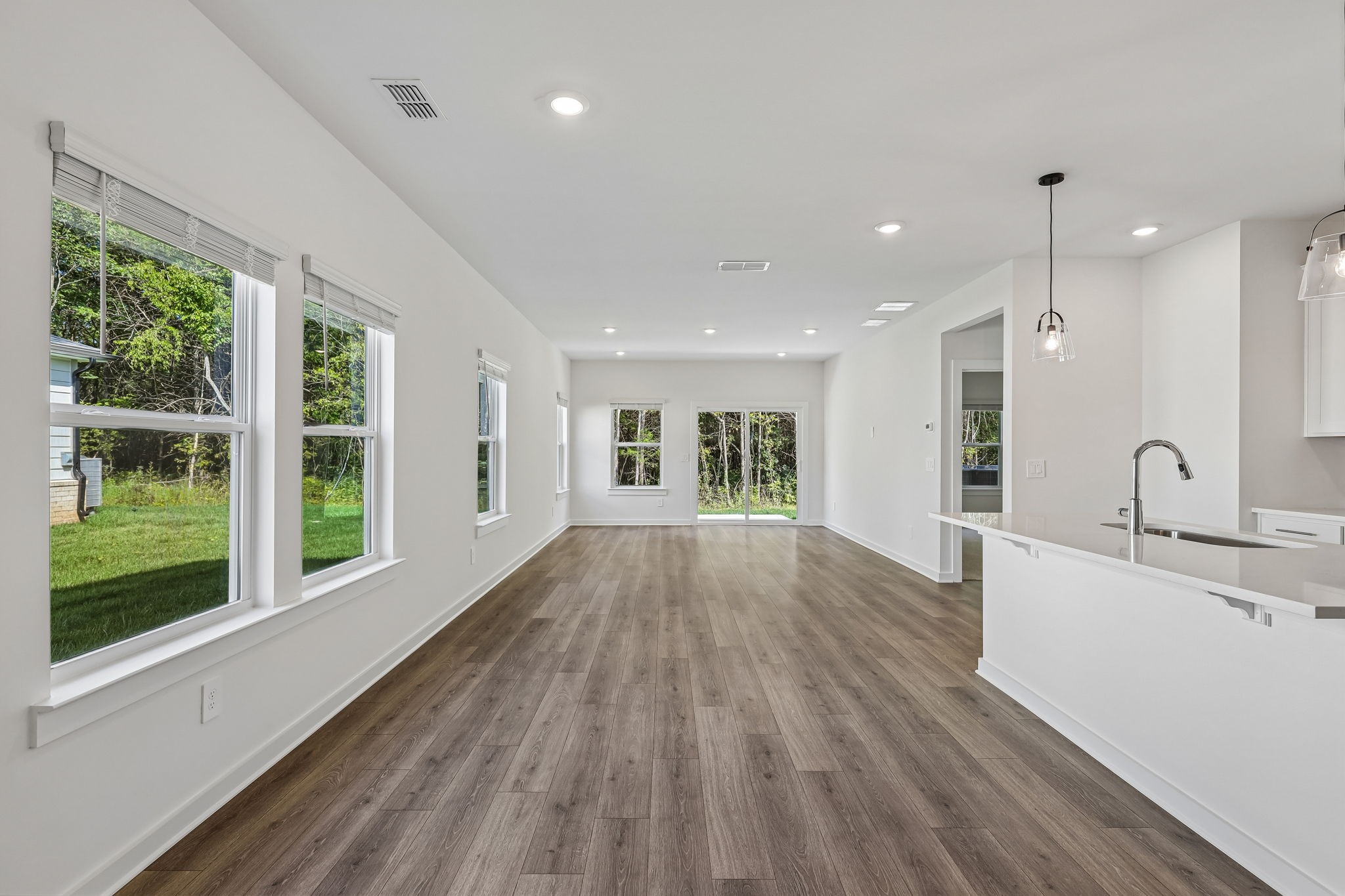 1635 Garnet Way