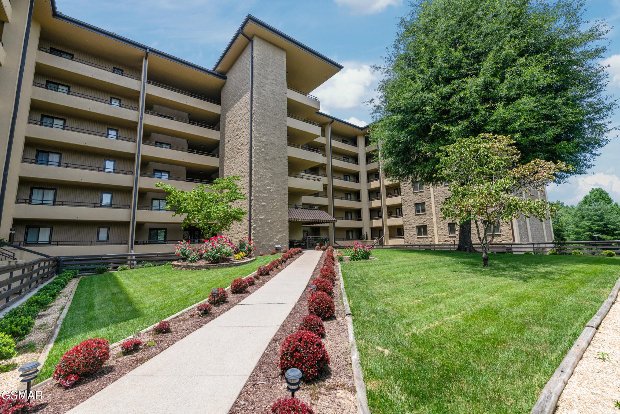 1704 Hidden Hills Road
