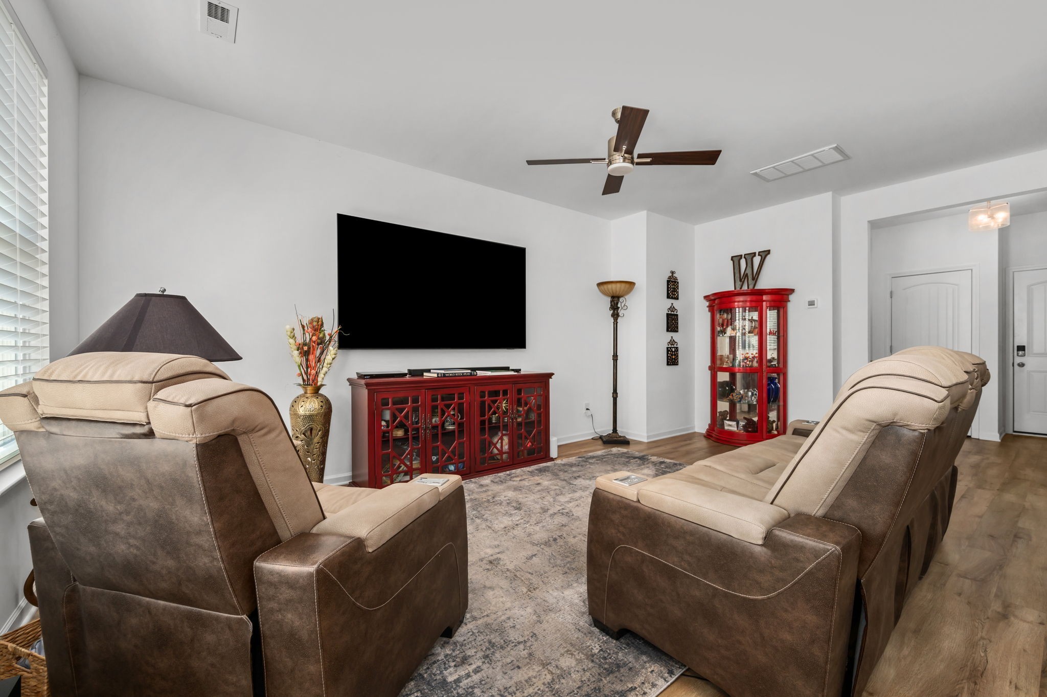2656 Lakevilla Dr