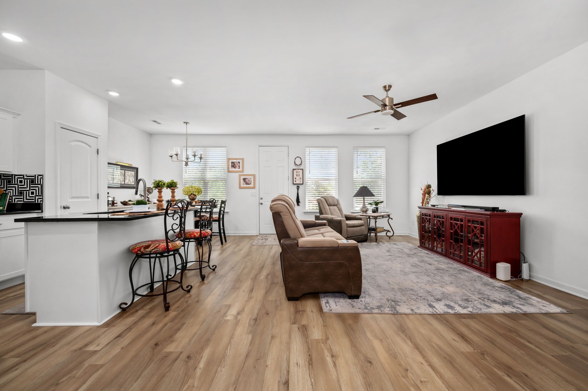 2656 Lakevilla Dr