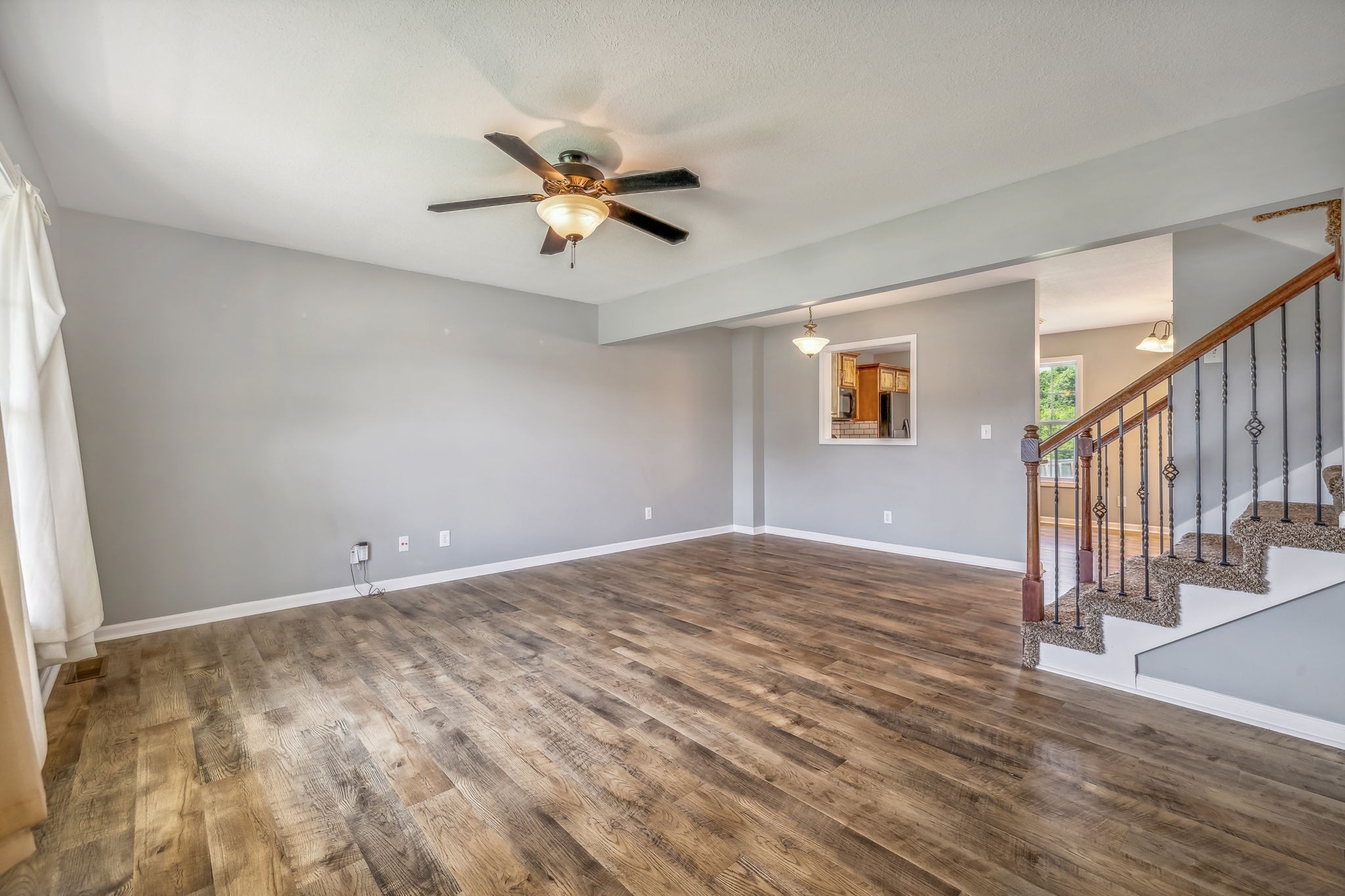 565 Oakmont Dr
