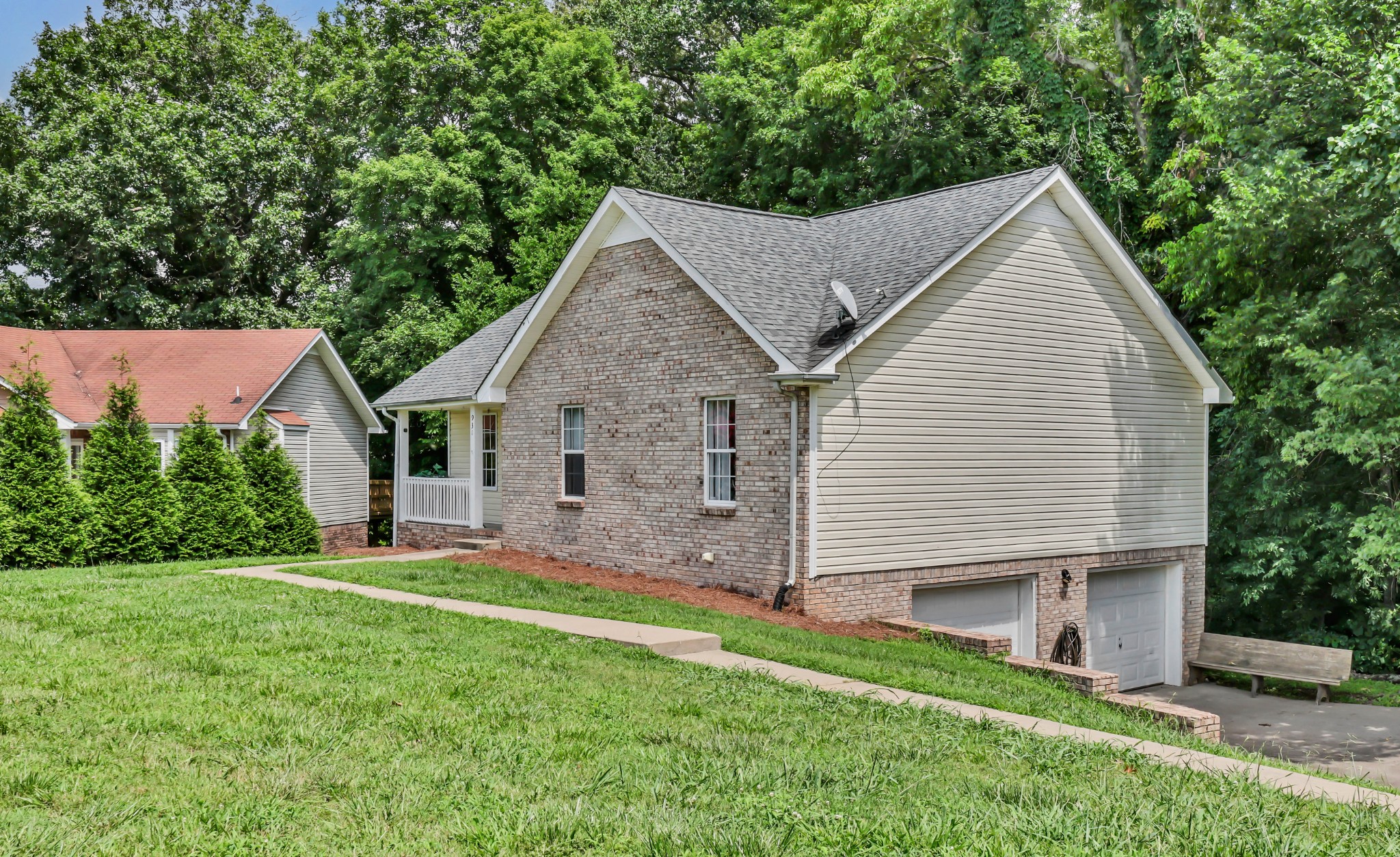 931 Drum Ln
