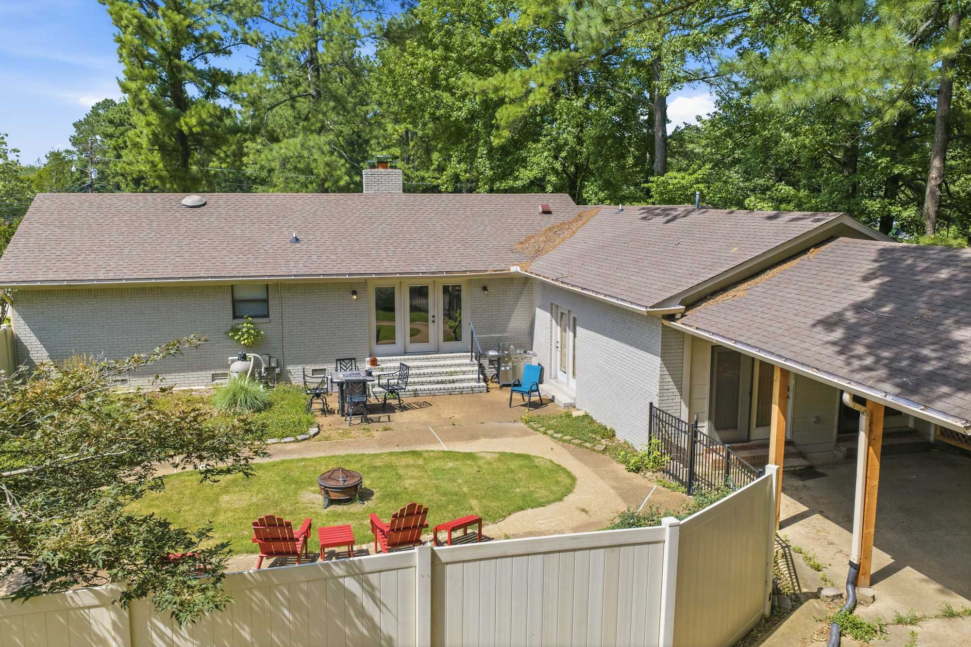 418 Deerwood Ln