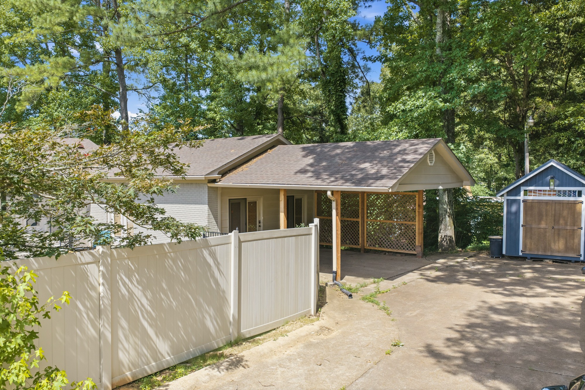 418 Deerwood Ln