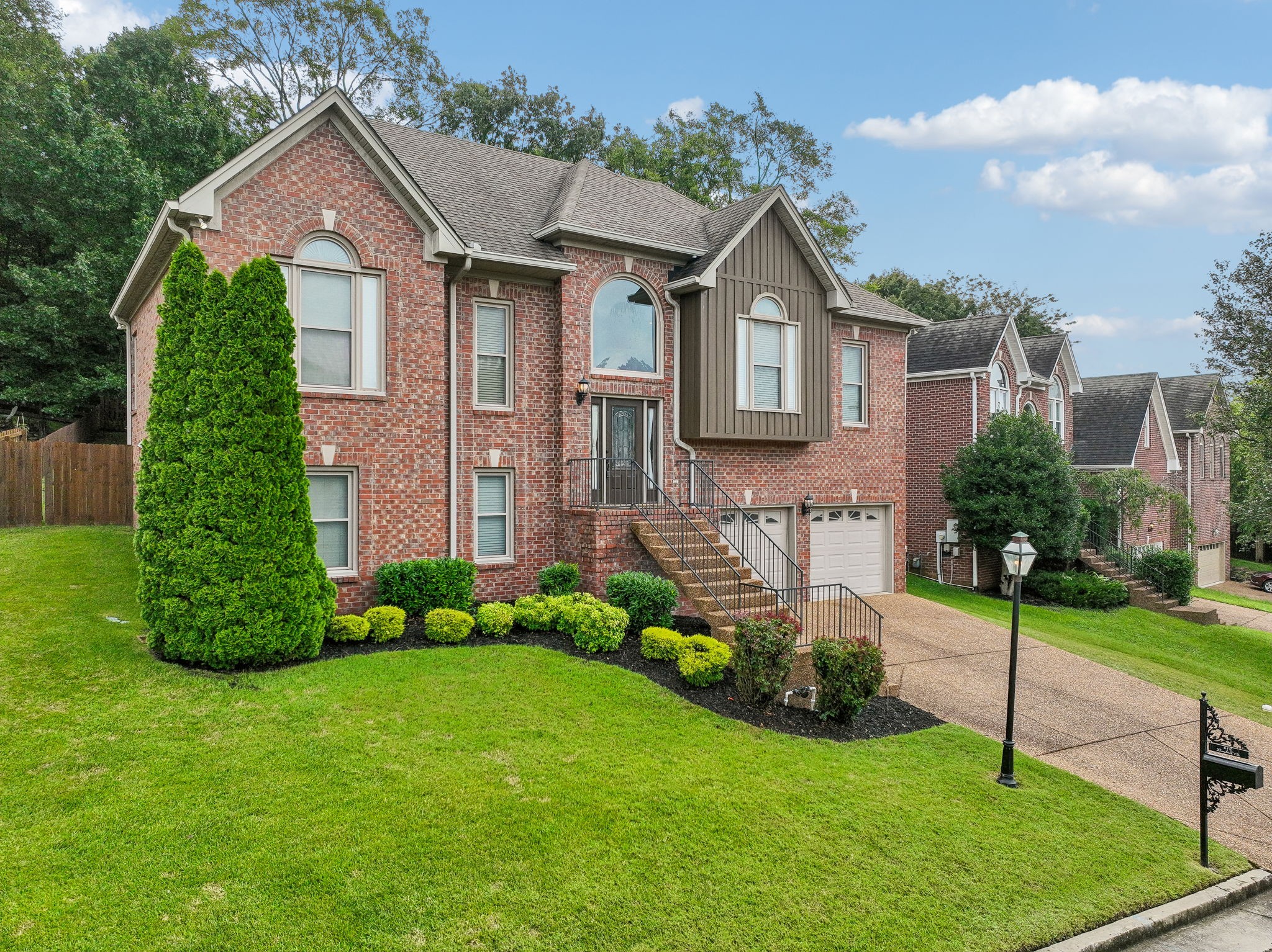 612 Bayhill Ct, N