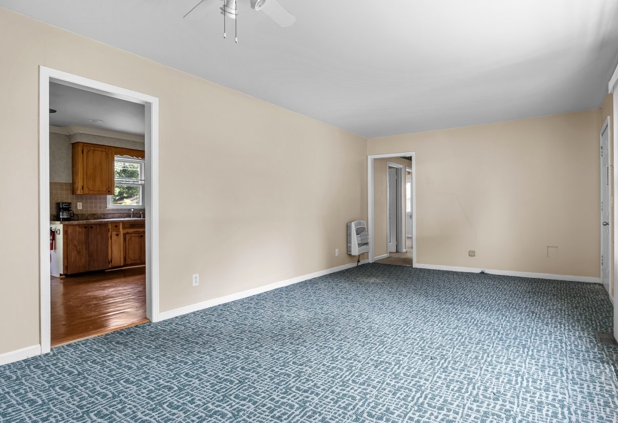 451 Carman Ave