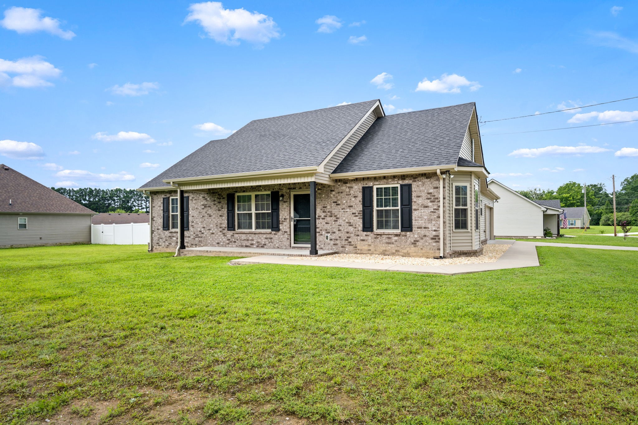 168 Grace Ct
