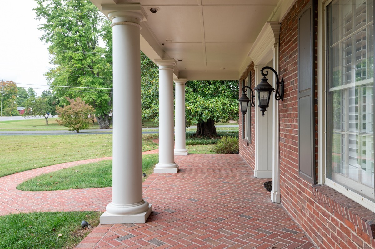 1201 Nashville Pike