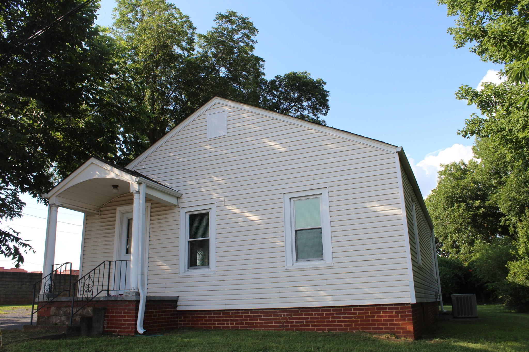 111 Old 25th Street, NE