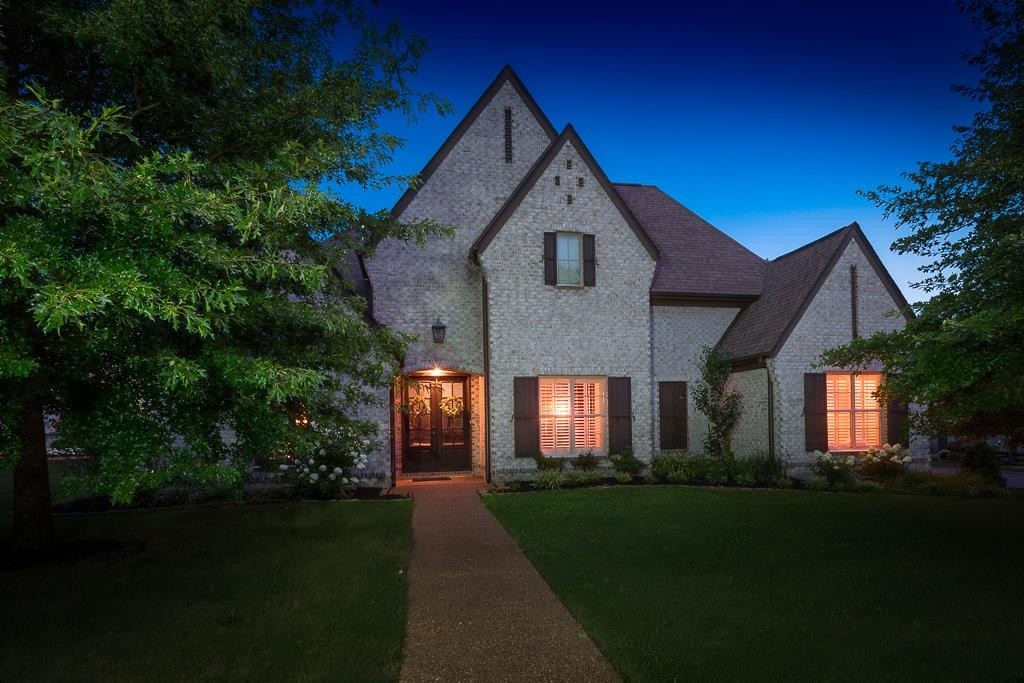 460 SAUNDERS CREEK CIR