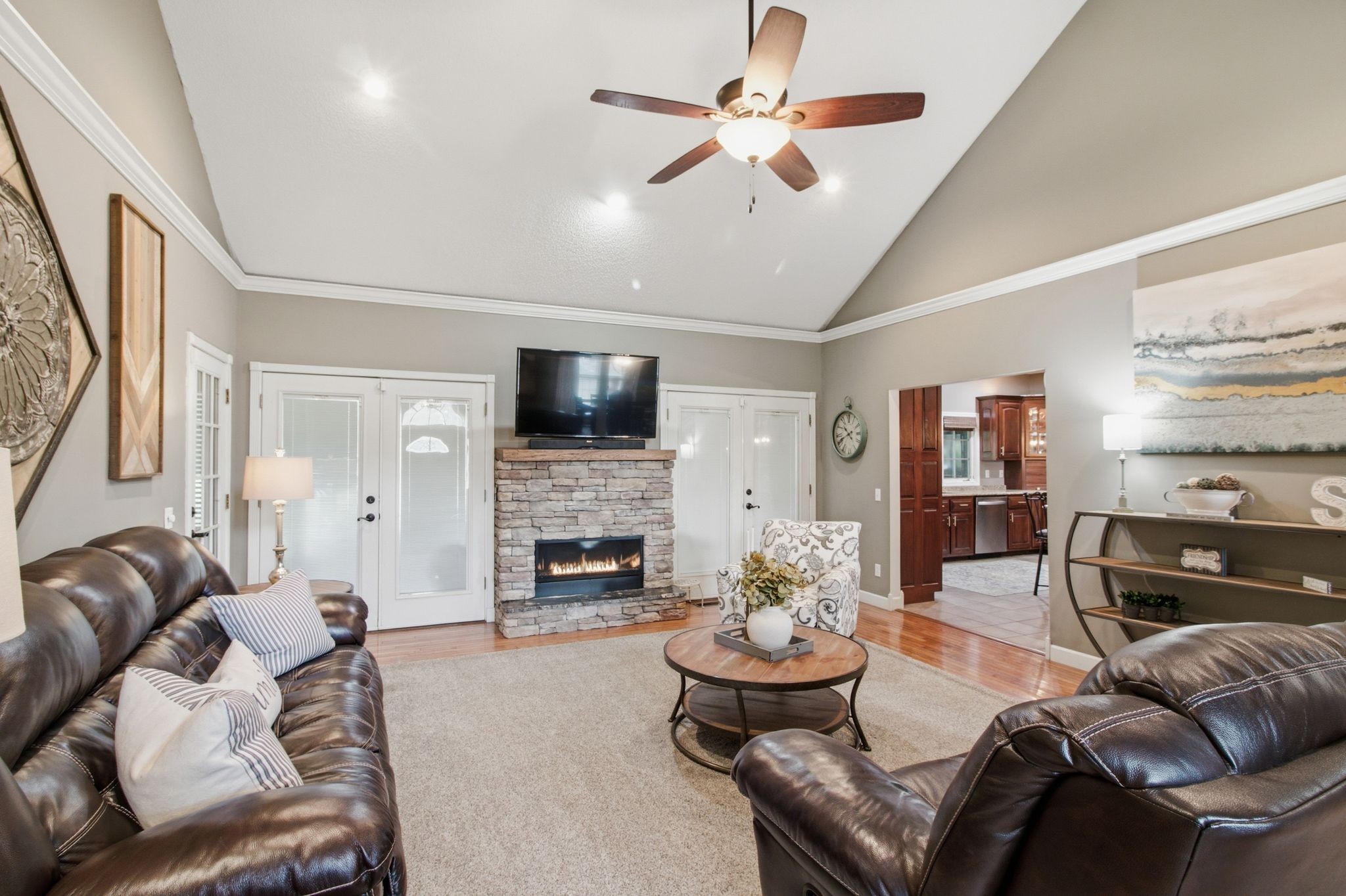 1305 Oakbrook Dr