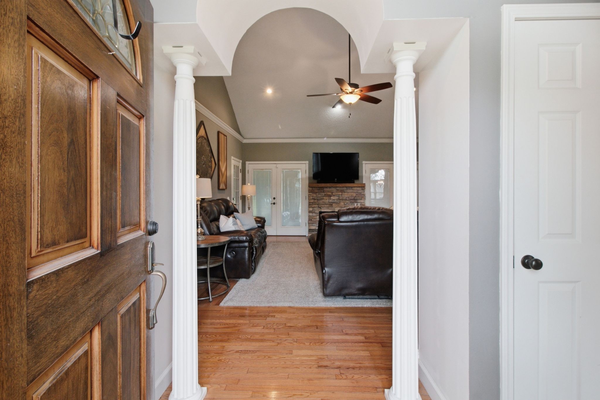 1305 Oakbrook Dr
