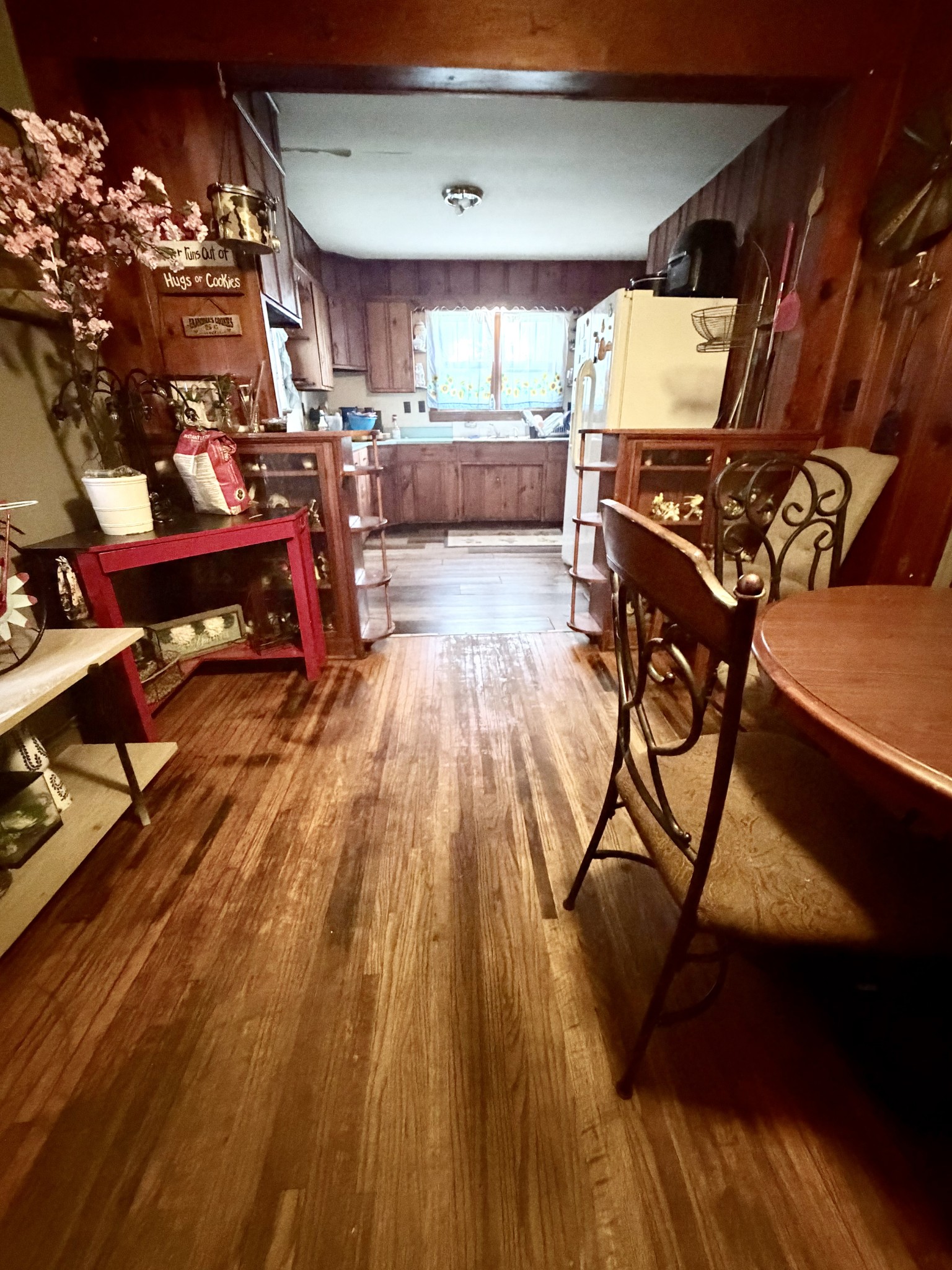 105 N Fowler Ave