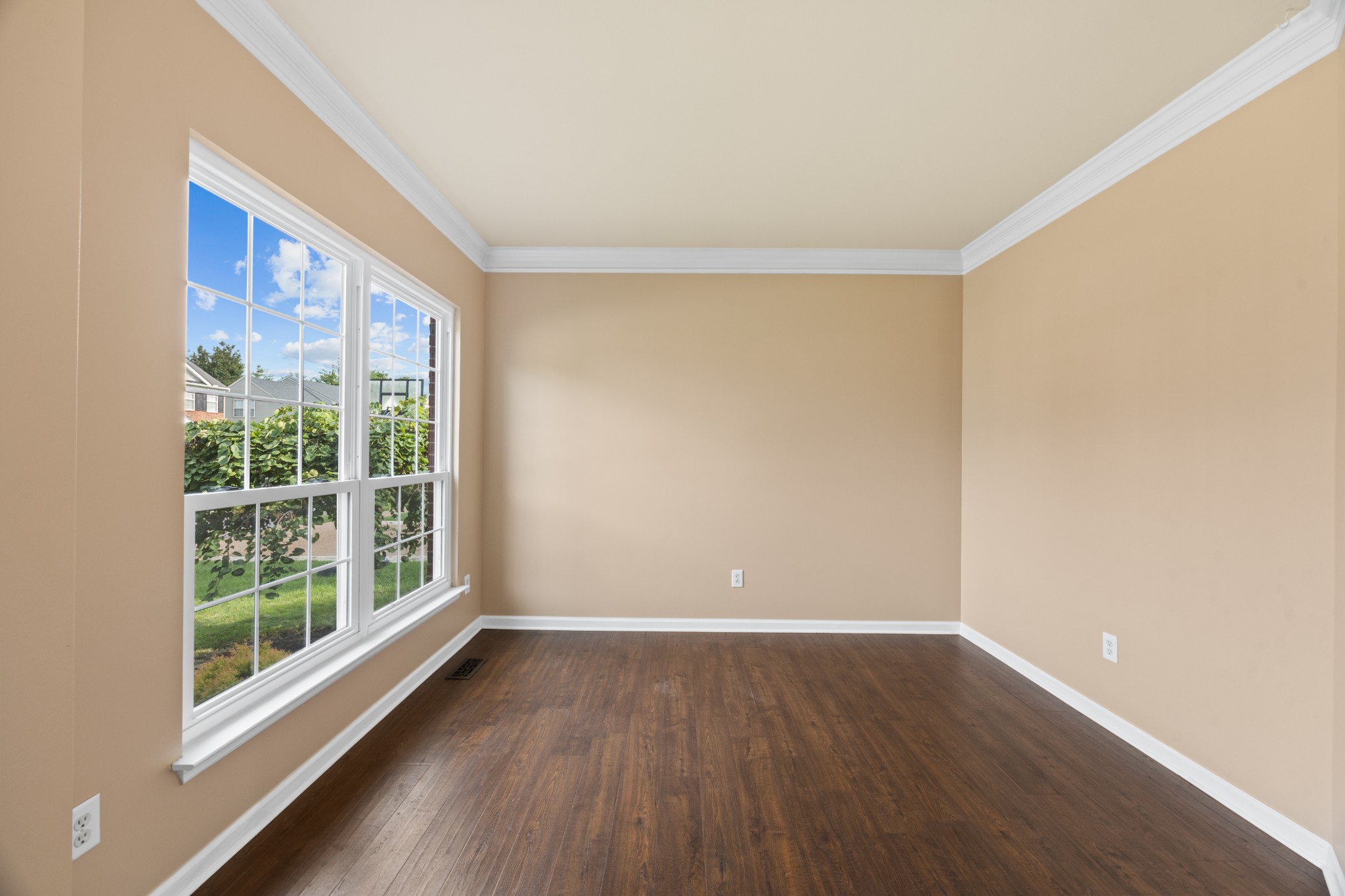 304 Devonshire Dr