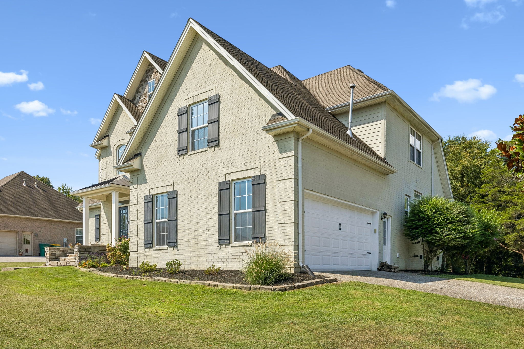 320 Creekside Dr
