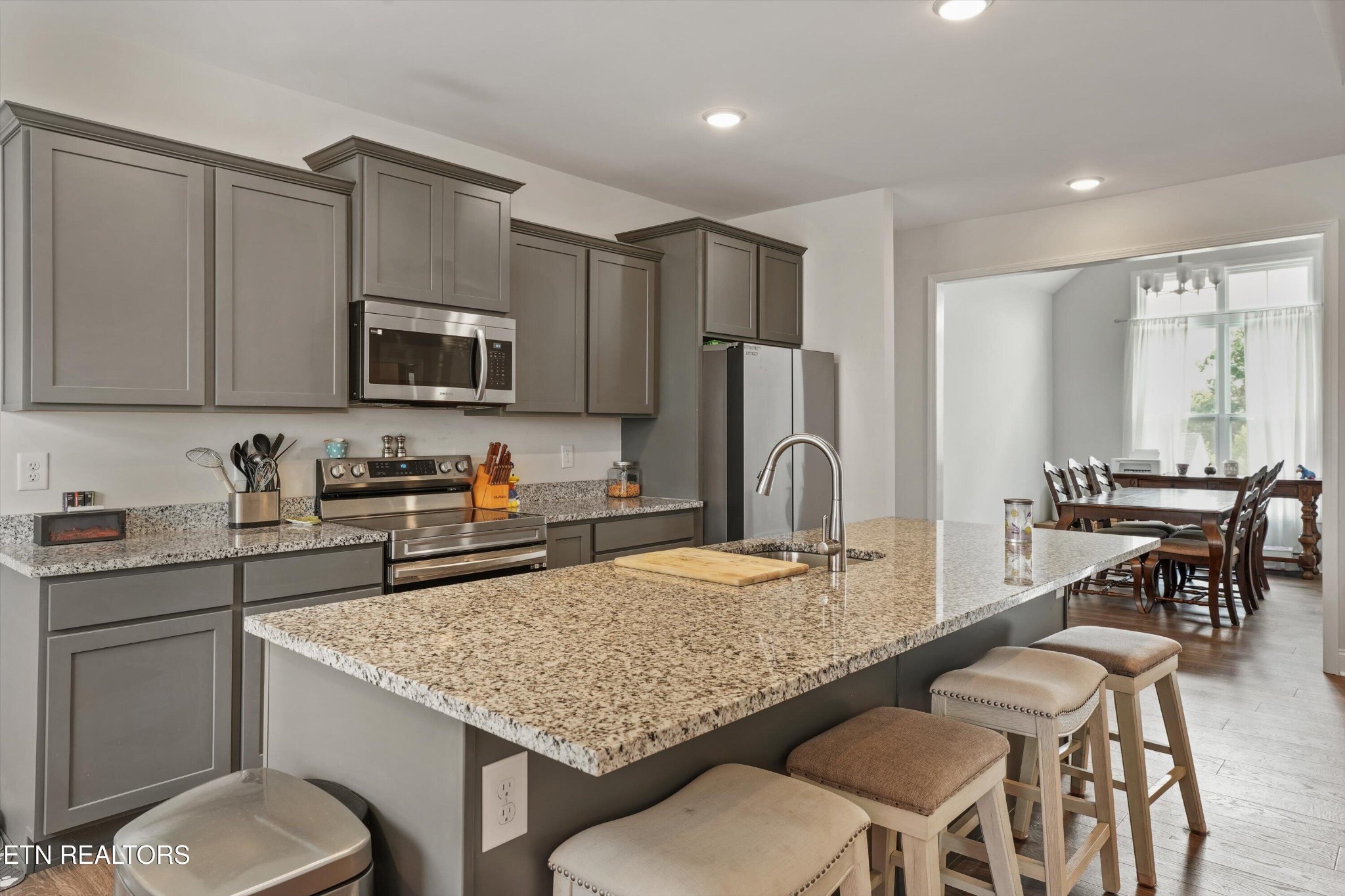 8121 Chapel Hill Lane