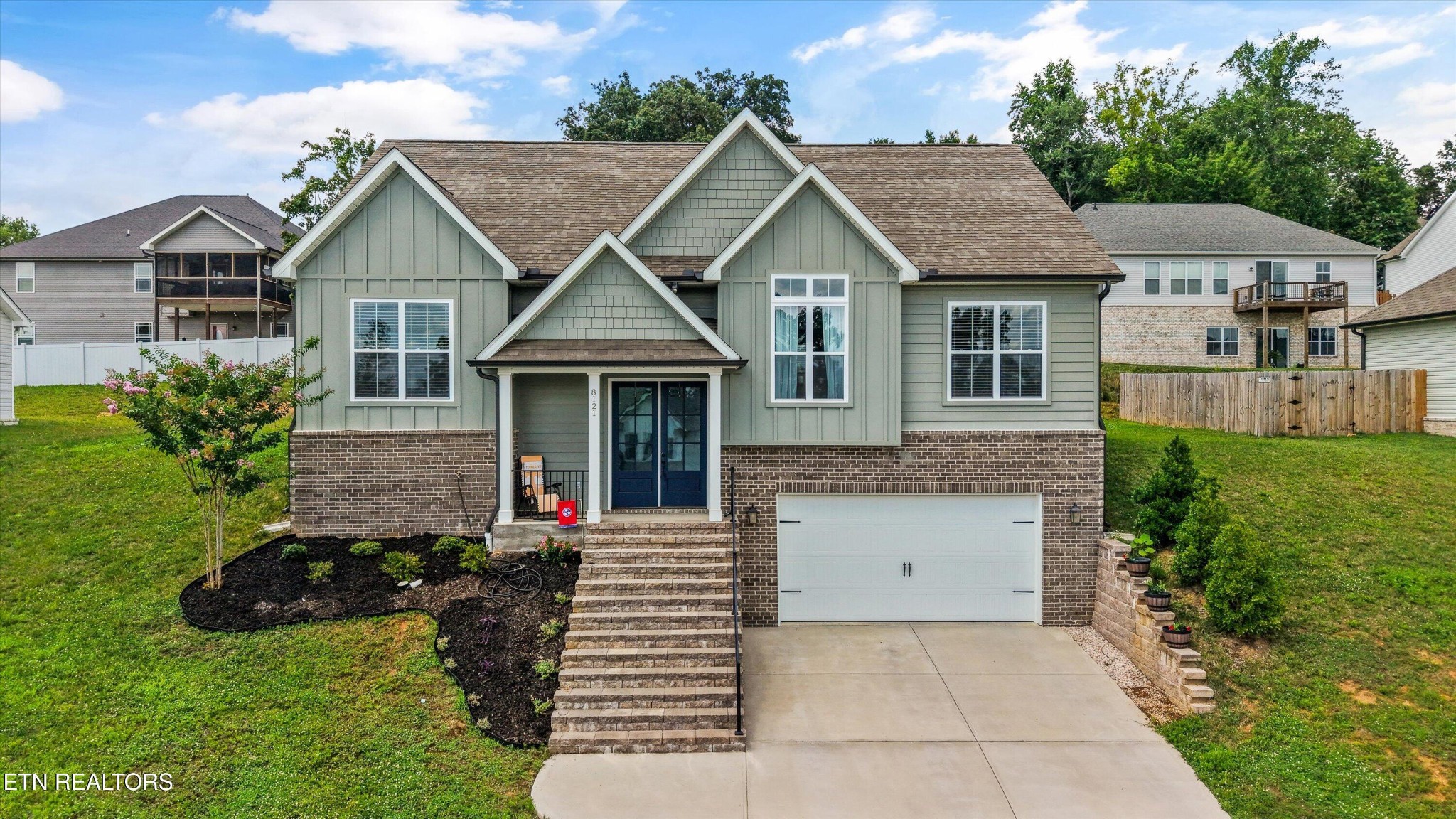8121 Chapel Hill Lane