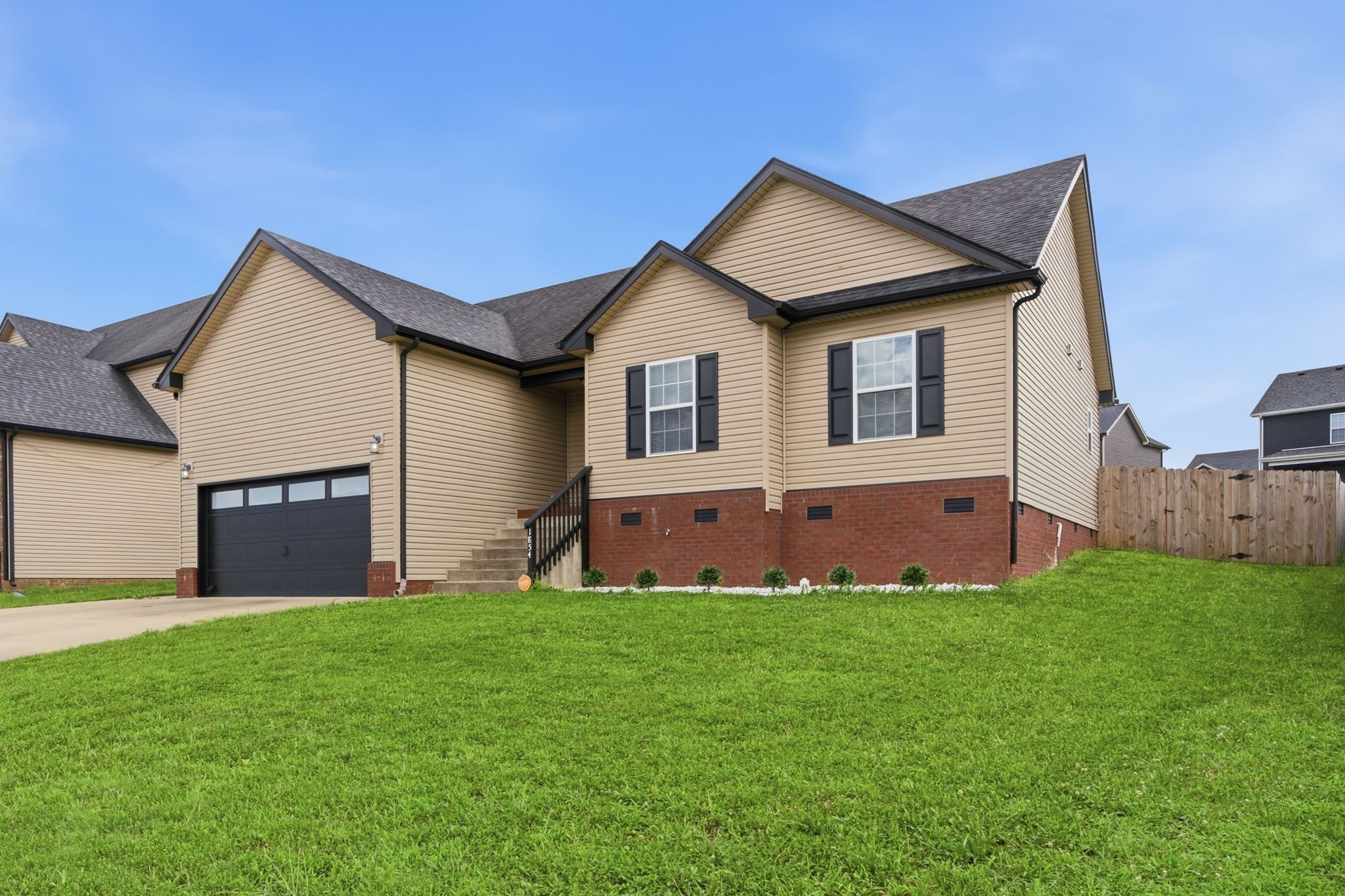 1854 Macarther Way